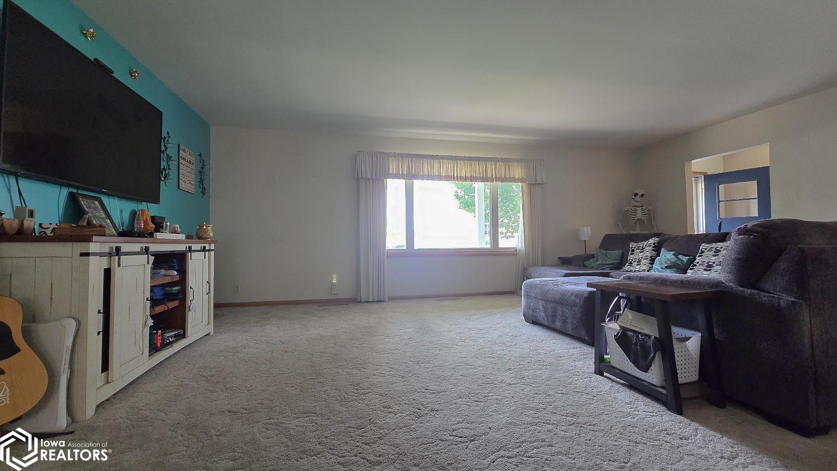 320 W 8th Street, Garner, Iowa image 6