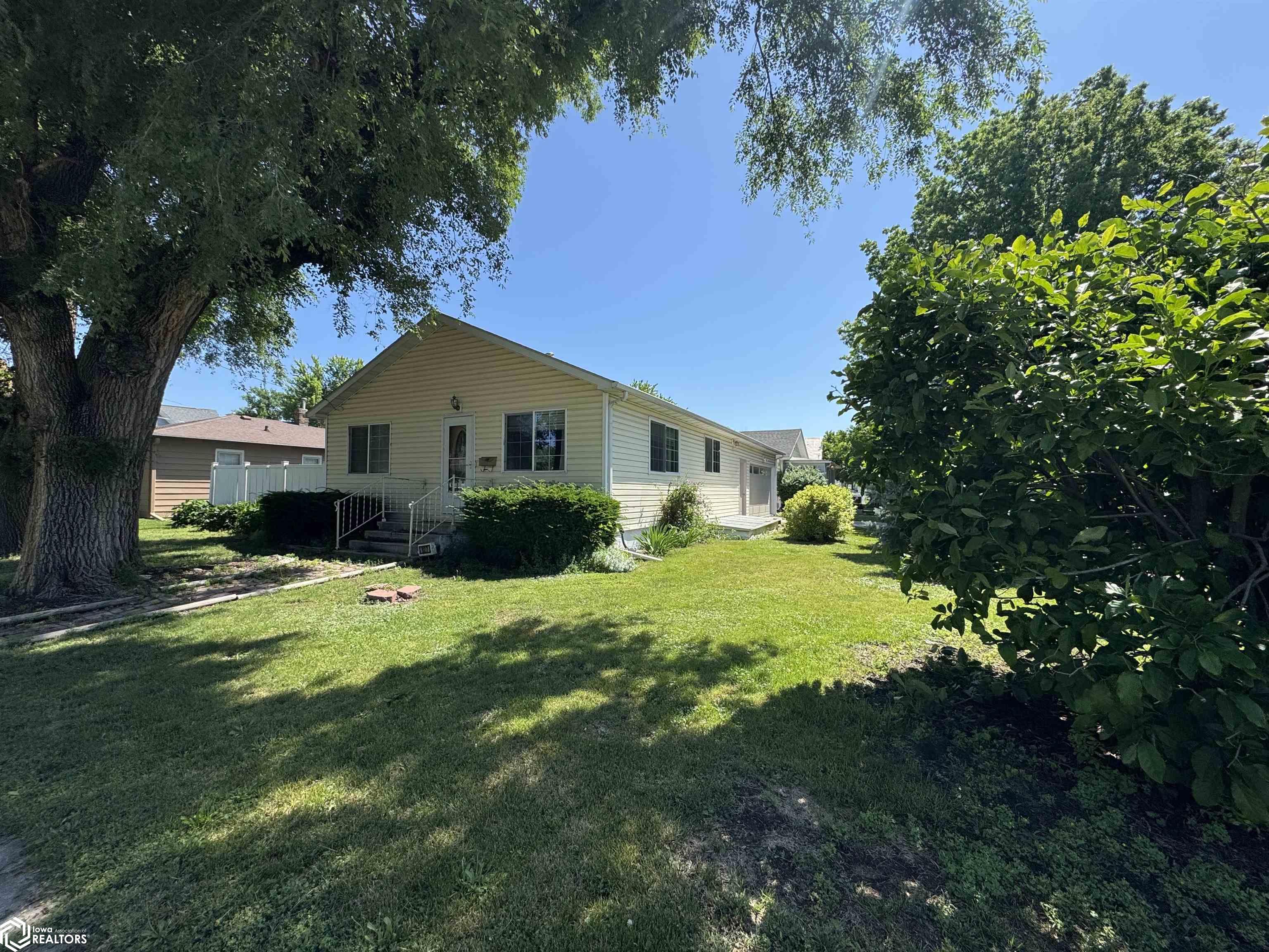 927 Drake Avenue, Centerville, Iowa image 1