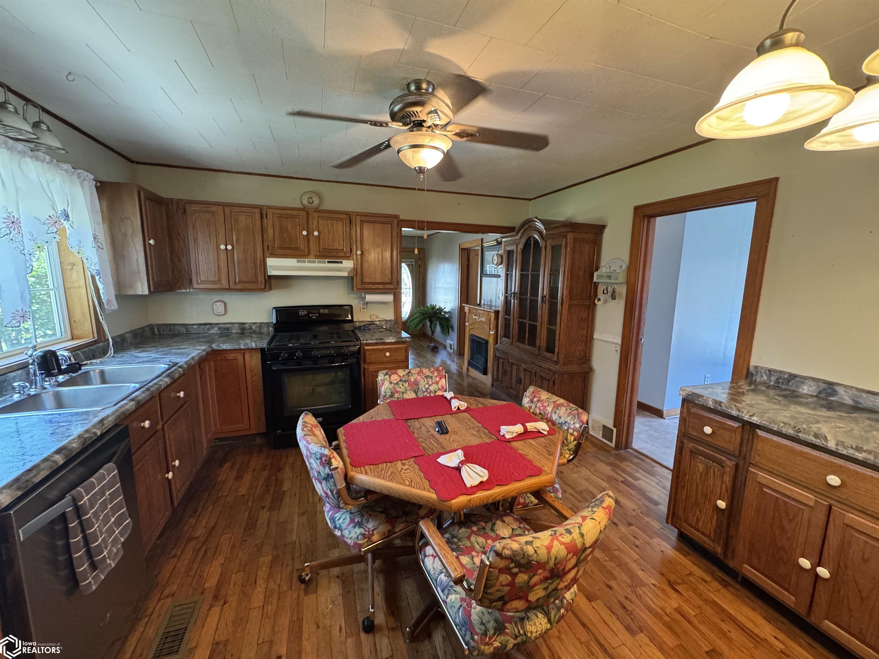 927 Drake Avenue, Centerville, Iowa image 11