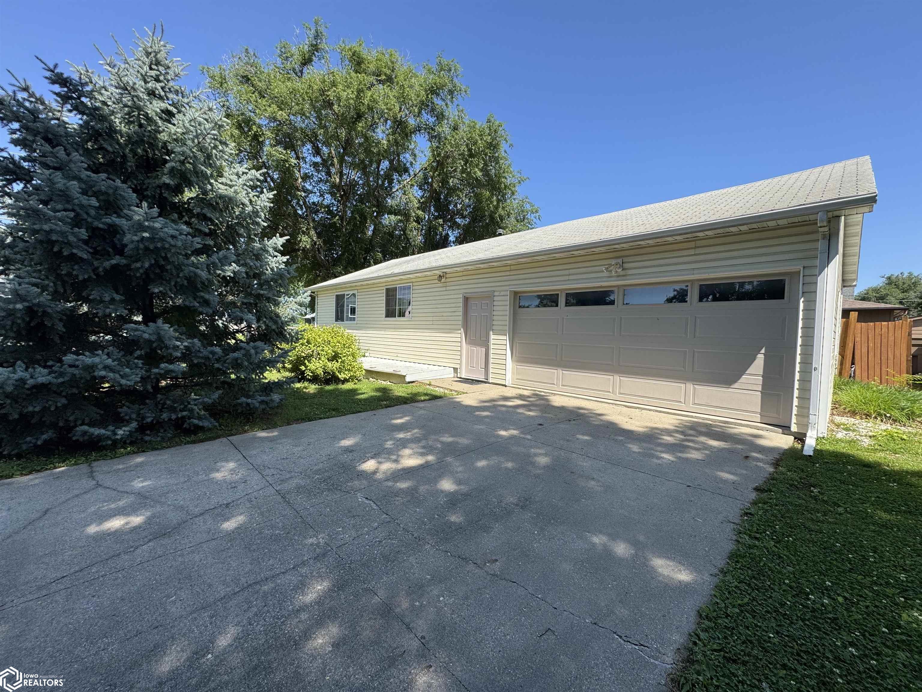 927 Drake Avenue, Centerville, Iowa image 3