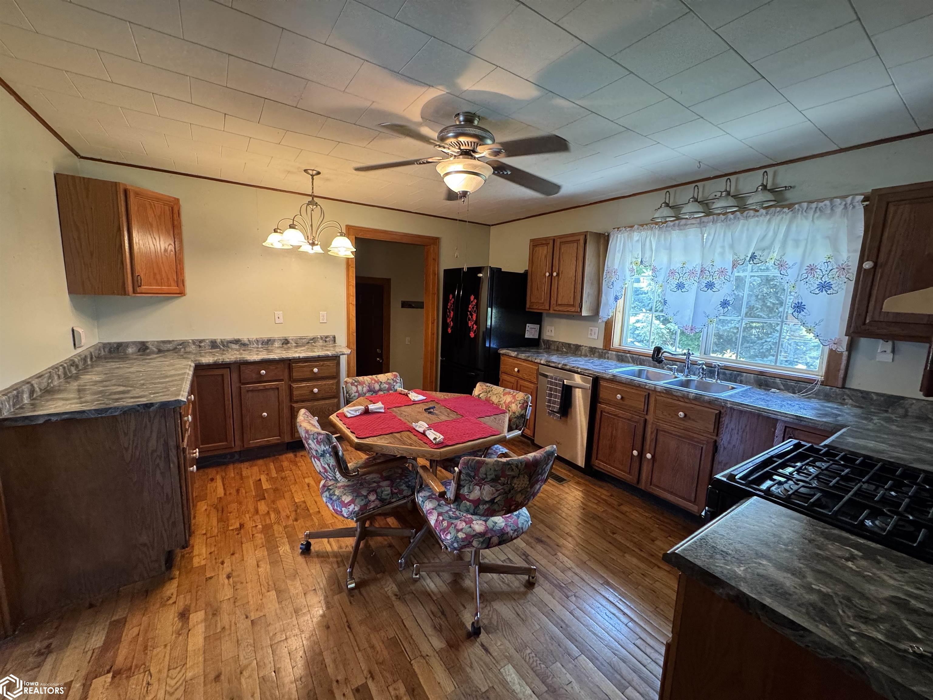 927 Drake Avenue, Centerville, Iowa image 9
