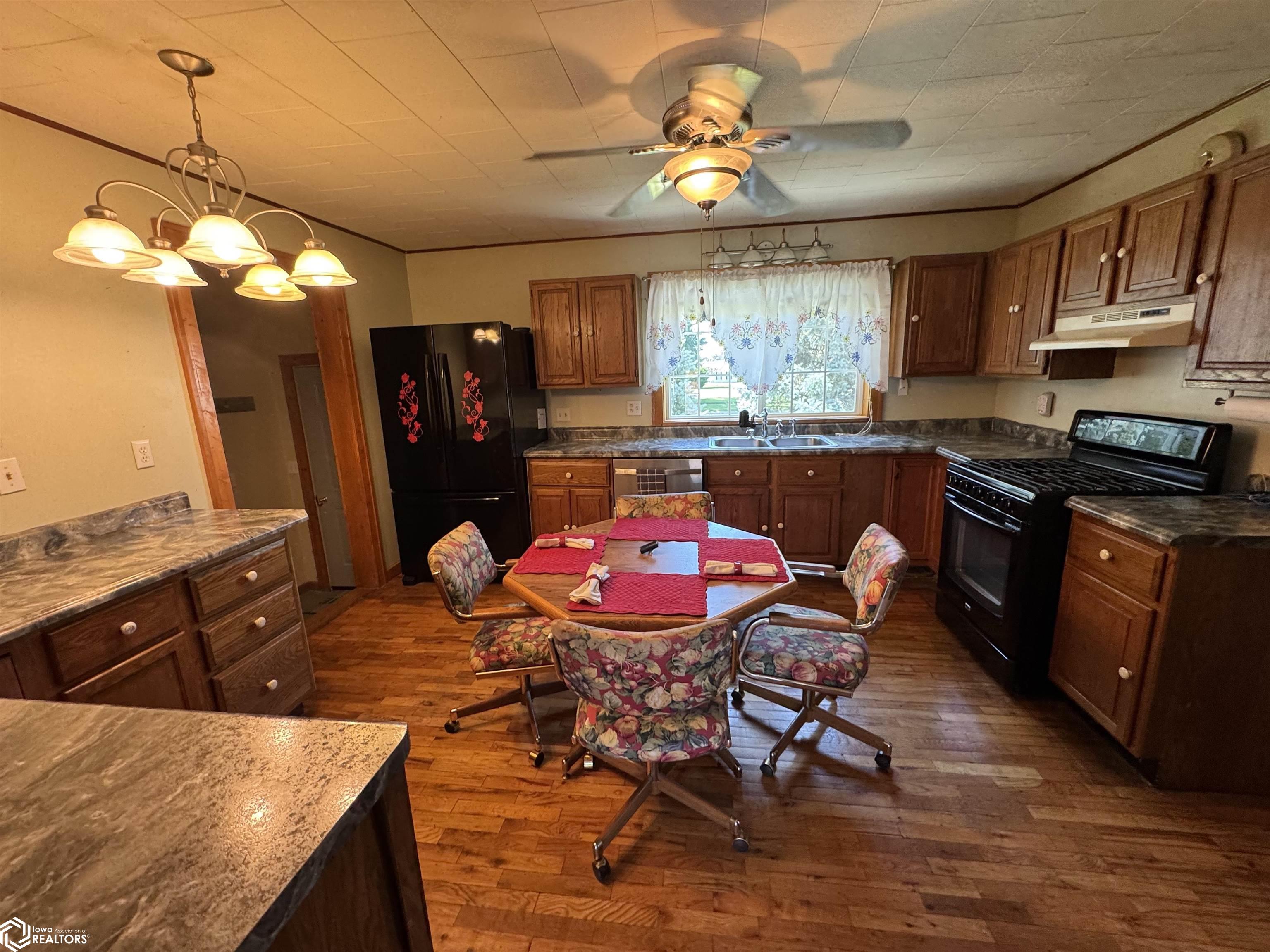 927 Drake Avenue, Centerville, Iowa image 10