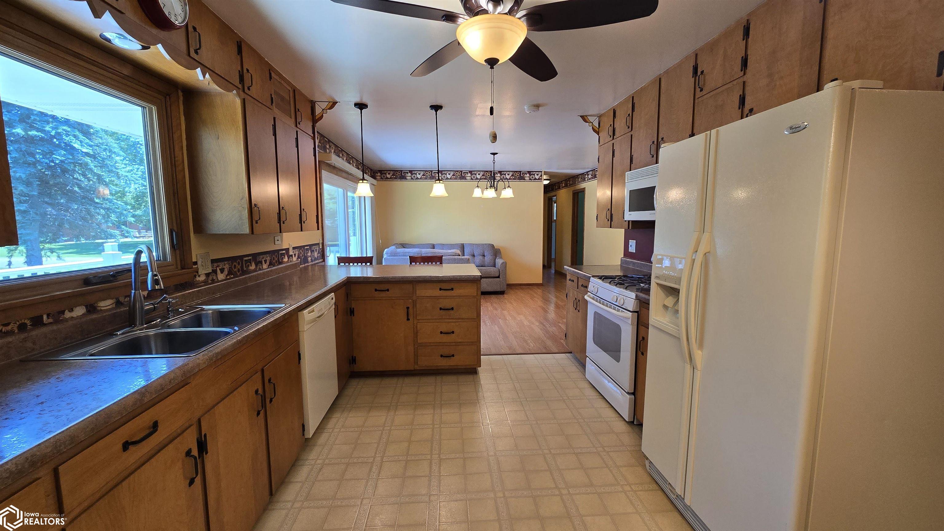 701 10th Street, Northwood, Iowa image 3