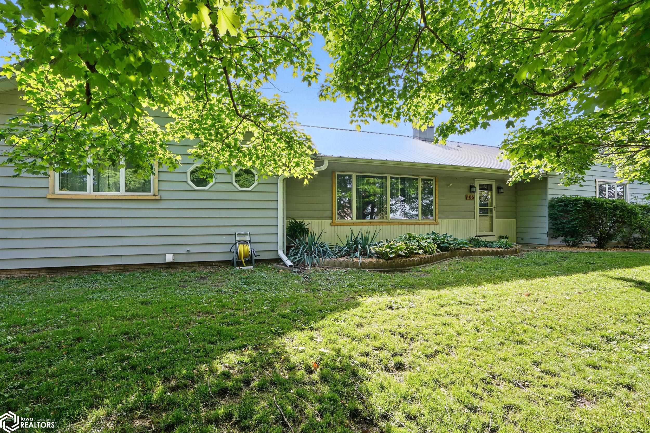 106 S Farmer Street, Brighton, Iowa image 3
