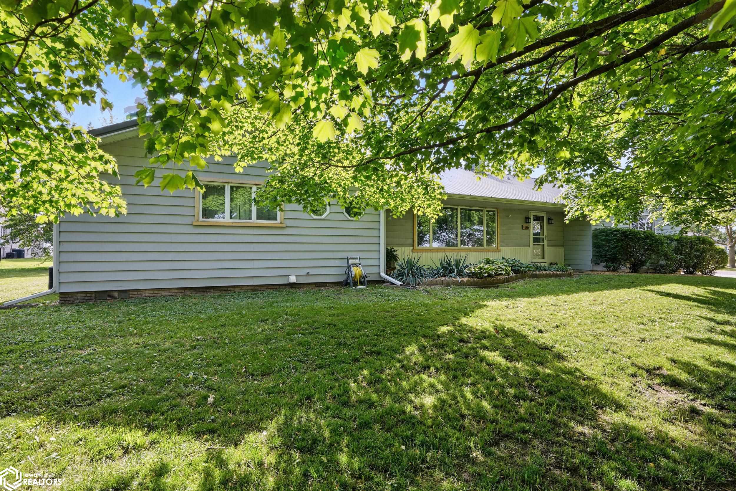 106 S Farmer Street, Brighton, Iowa image 4