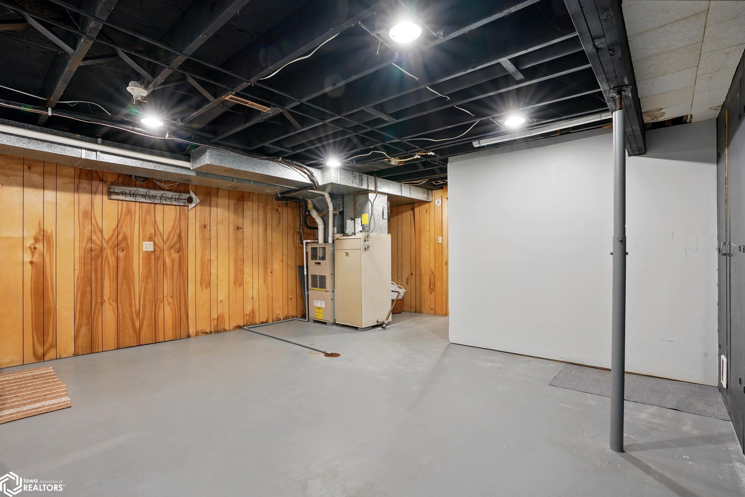106 S Farmer Street, Brighton, Iowa image 31