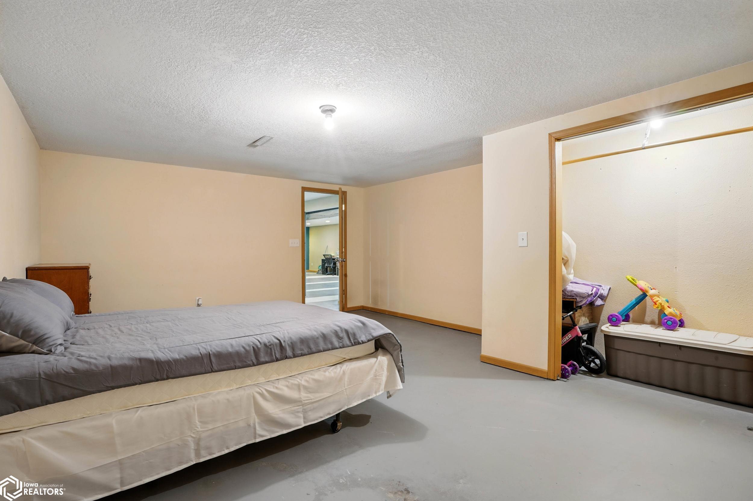 106 S Farmer Street, Brighton, Iowa image 36