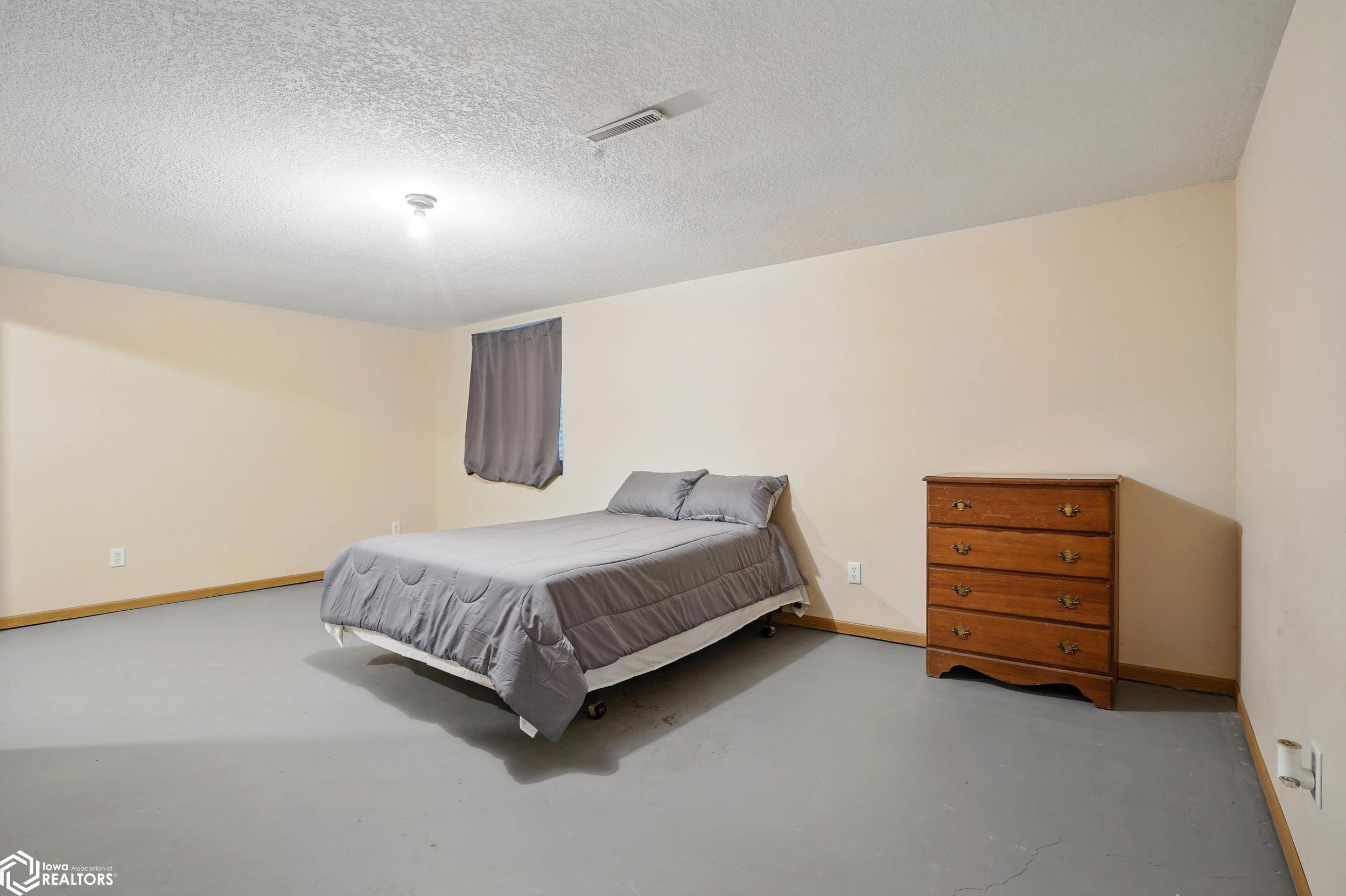 106 S Farmer Street, Brighton, Iowa image 37