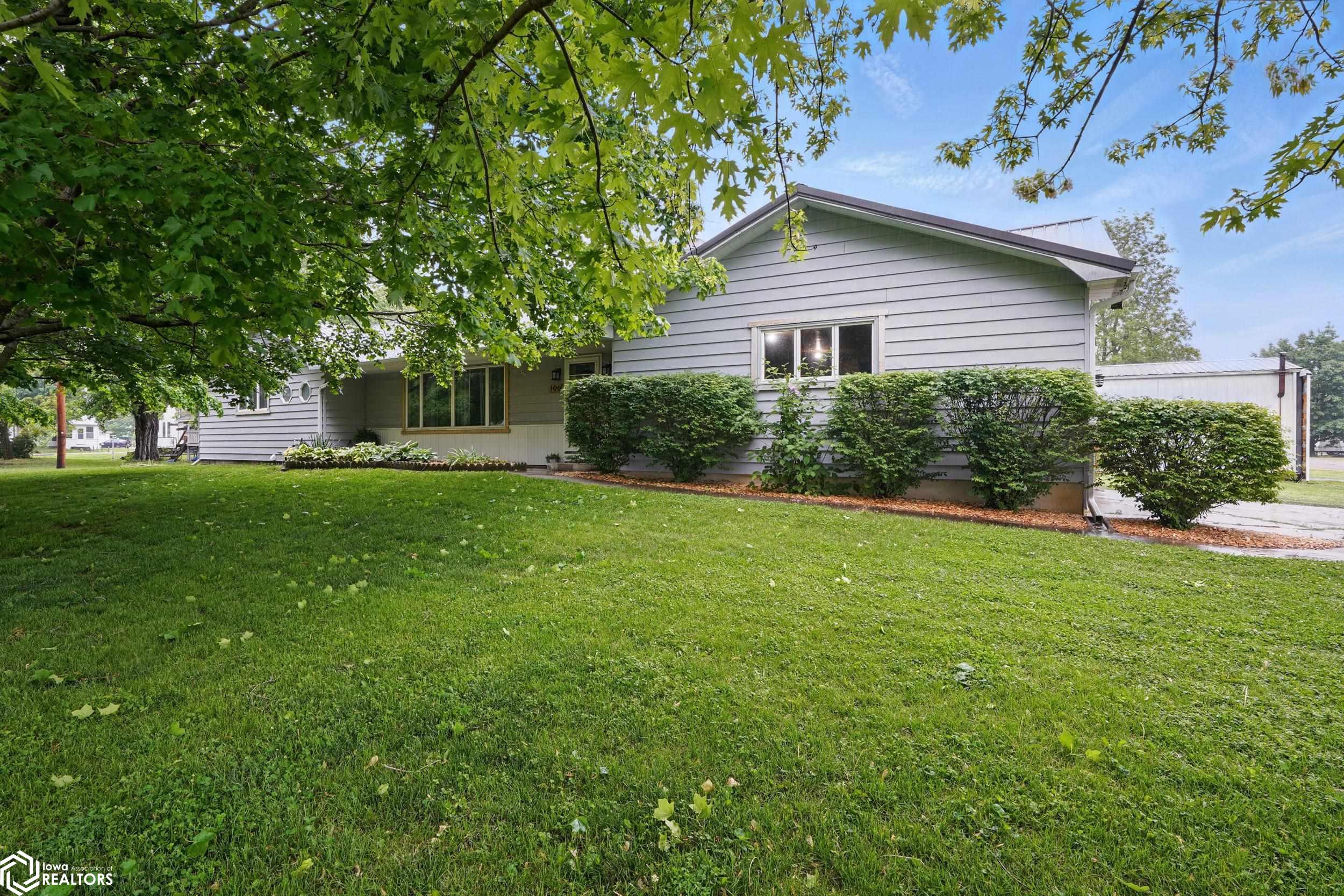 106 S Farmer Street, Brighton, Iowa image 39
