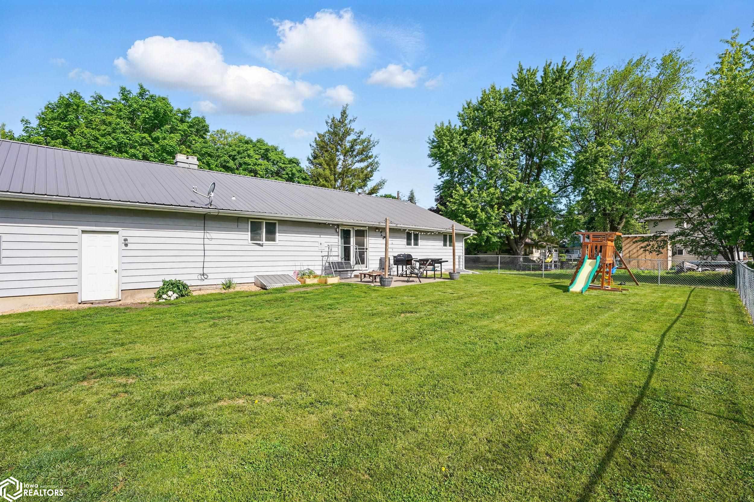 106 S Farmer Street, Brighton, Iowa image 6