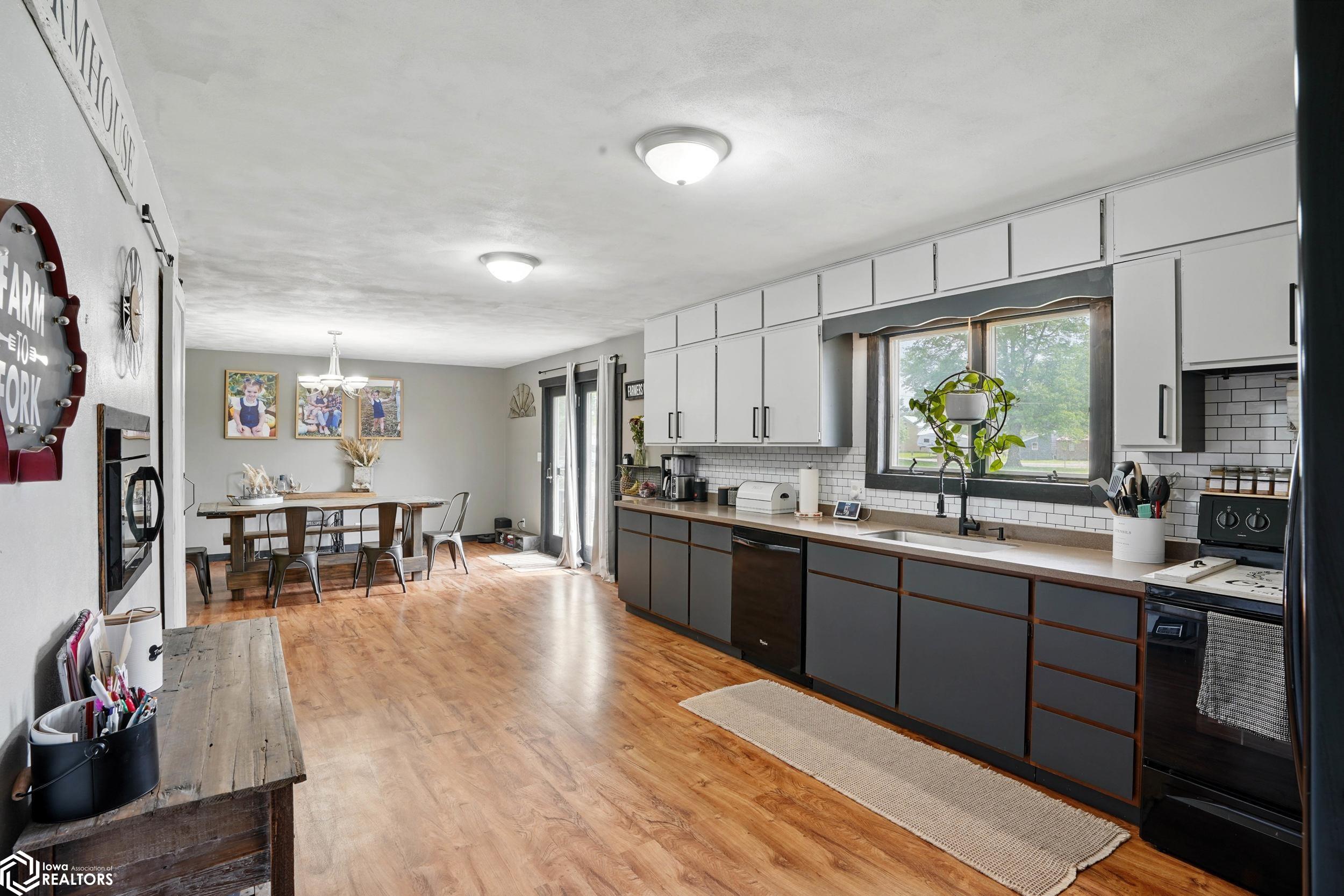 106 S Farmer Street, Brighton, Iowa image 9