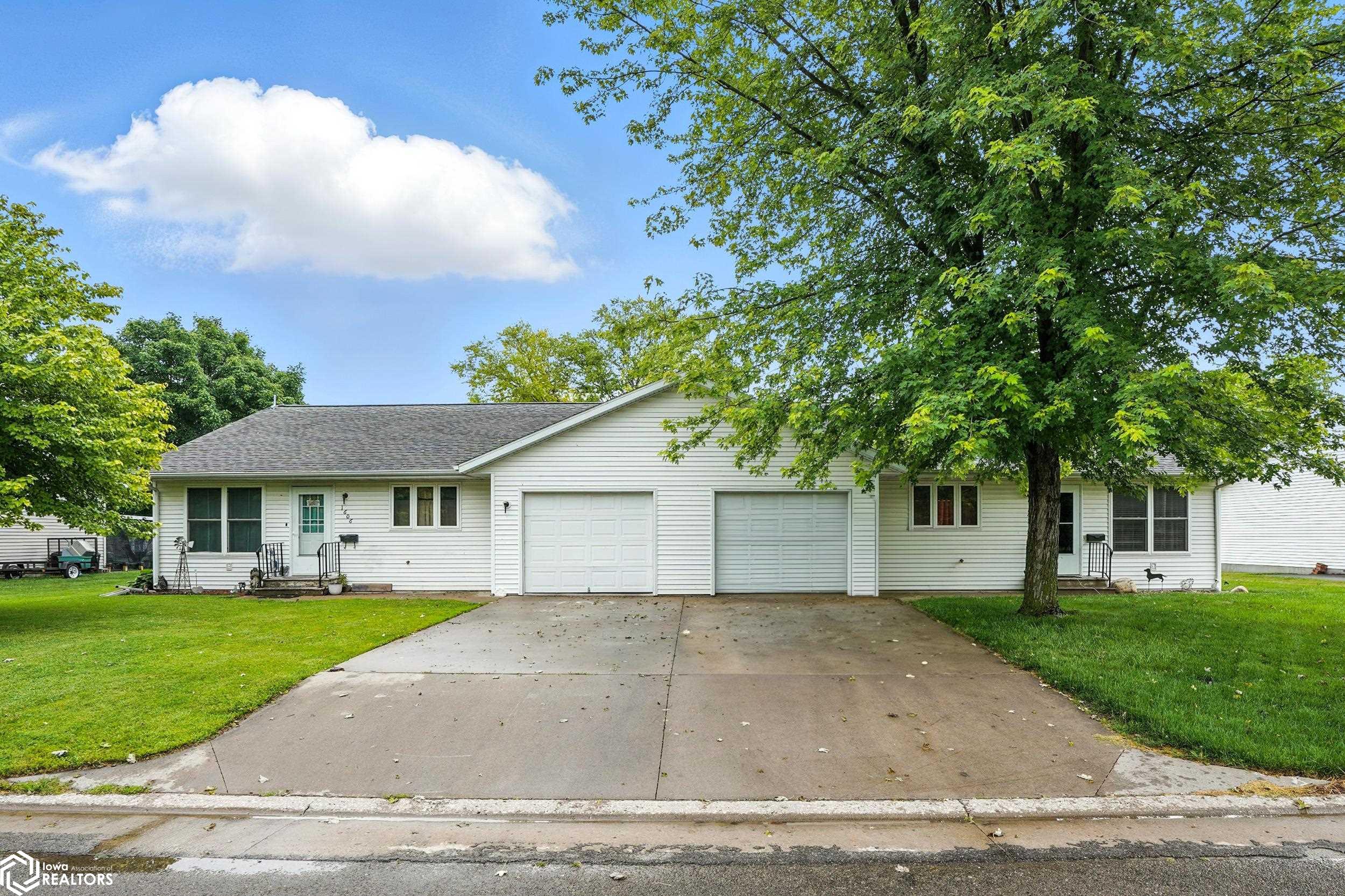 1606 N 3rd Avenue, Washington, Iowa image 1