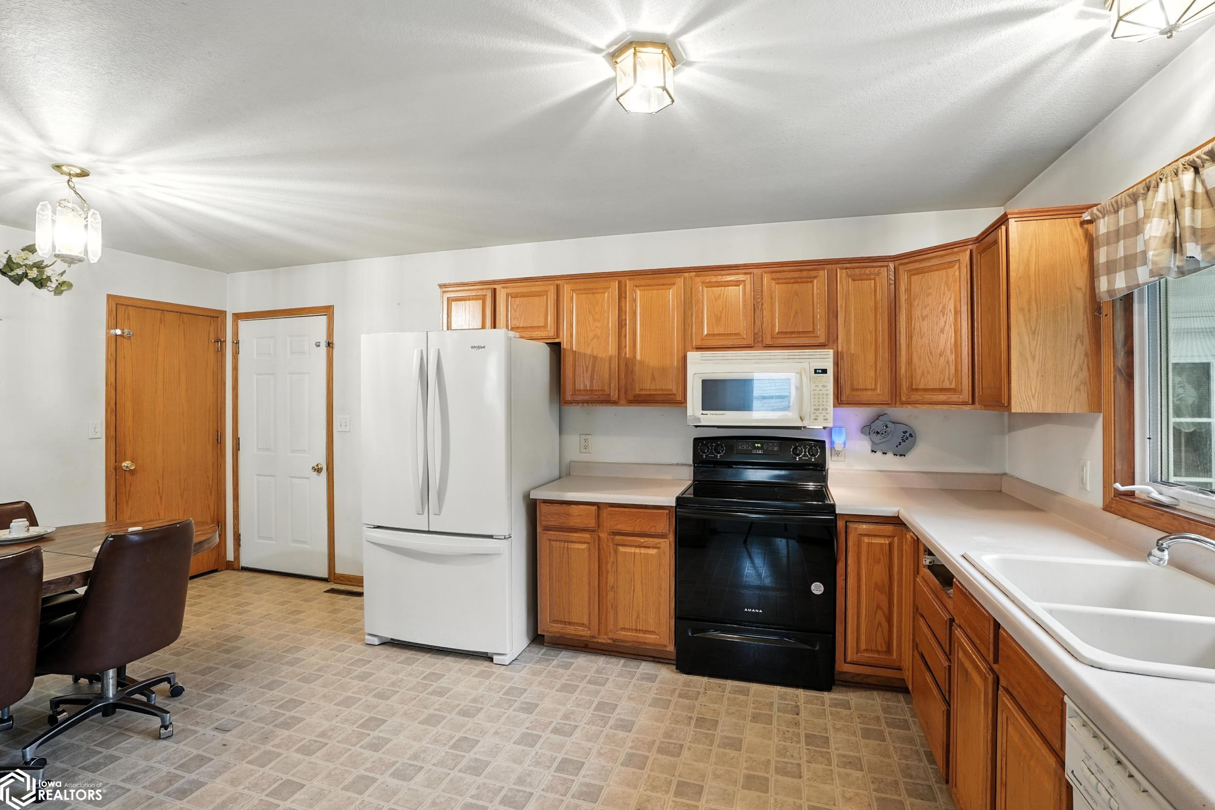 1606 N 3rd Avenue, Washington, Iowa image 12