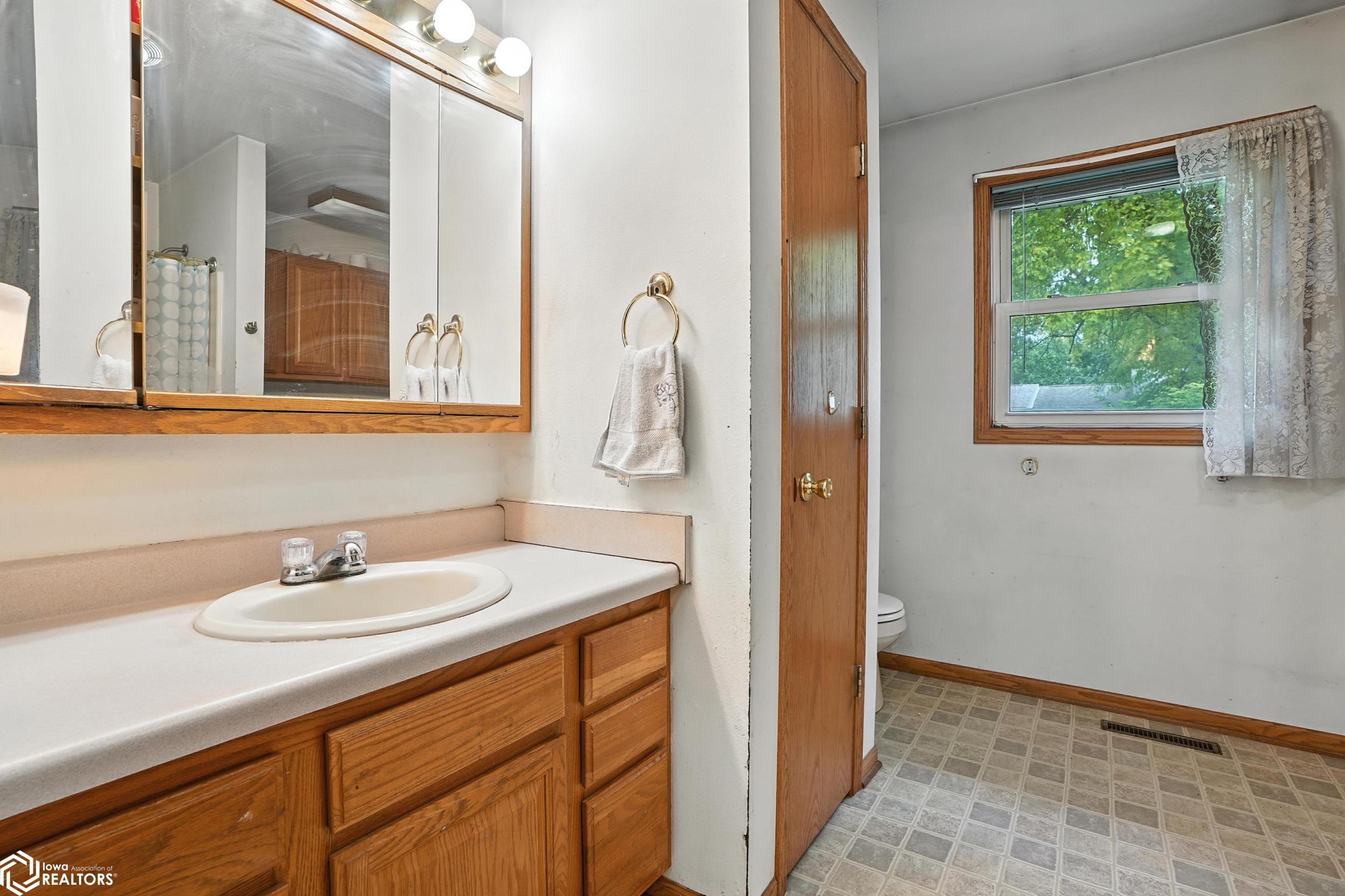 1606 N 3rd Avenue, Washington, Iowa image 16