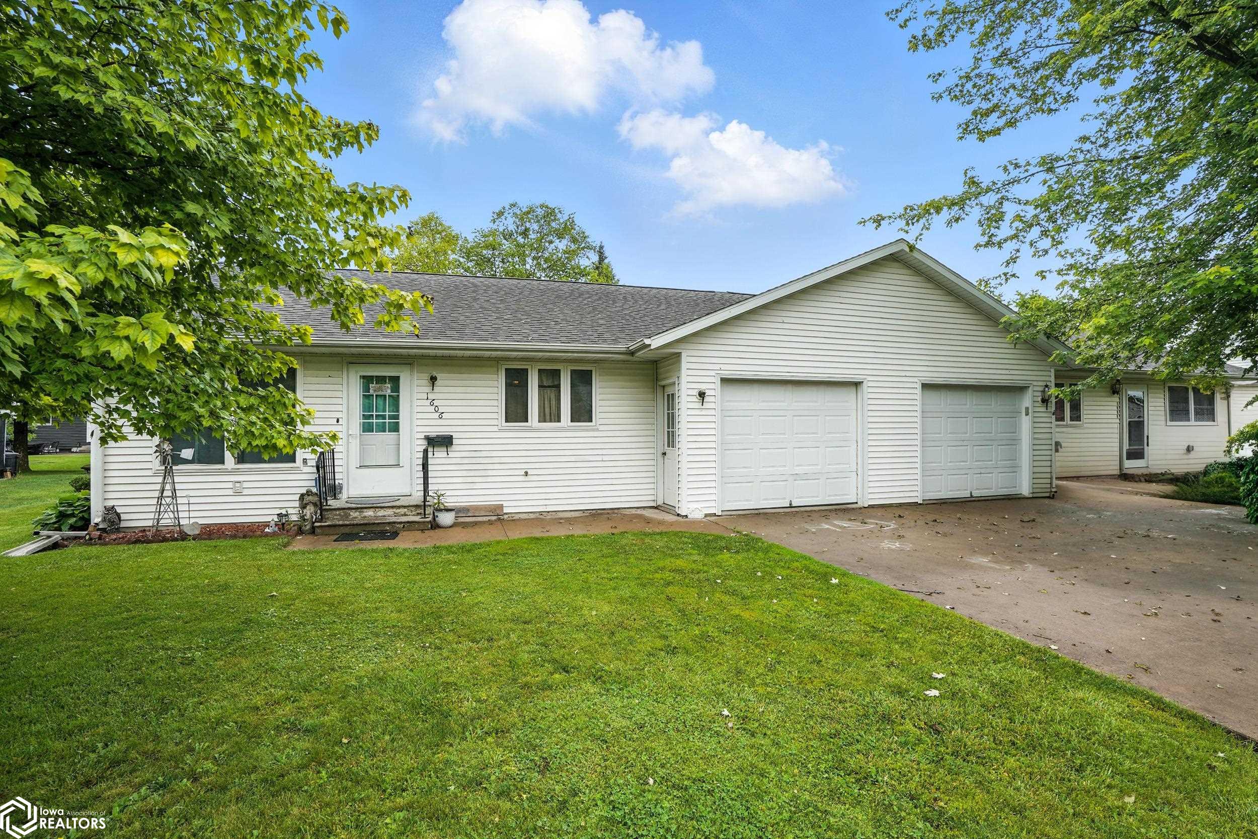 1606 N 3rd Avenue, Washington, Iowa image 3