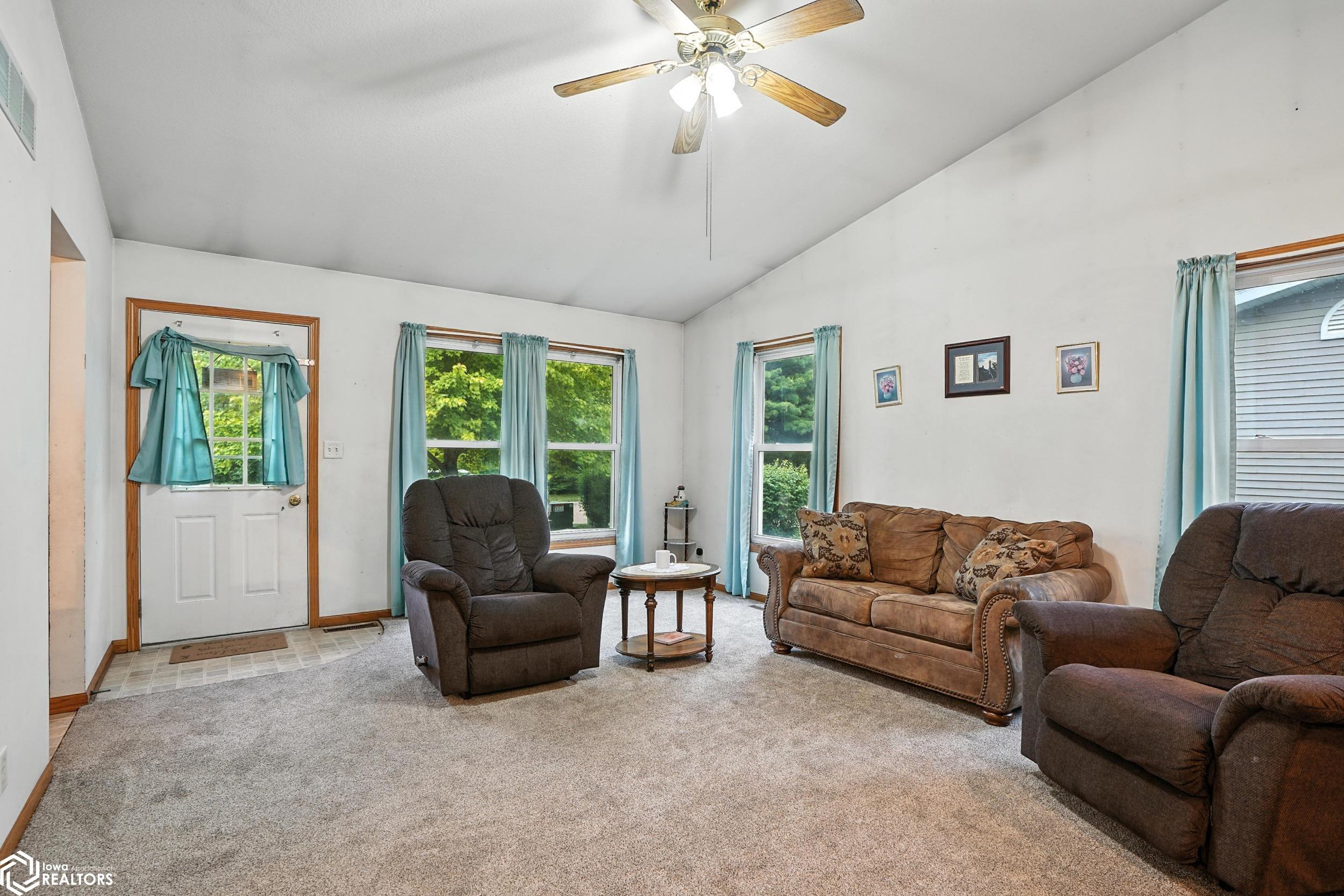 1606 N 3rd Avenue, Washington, Iowa image 5