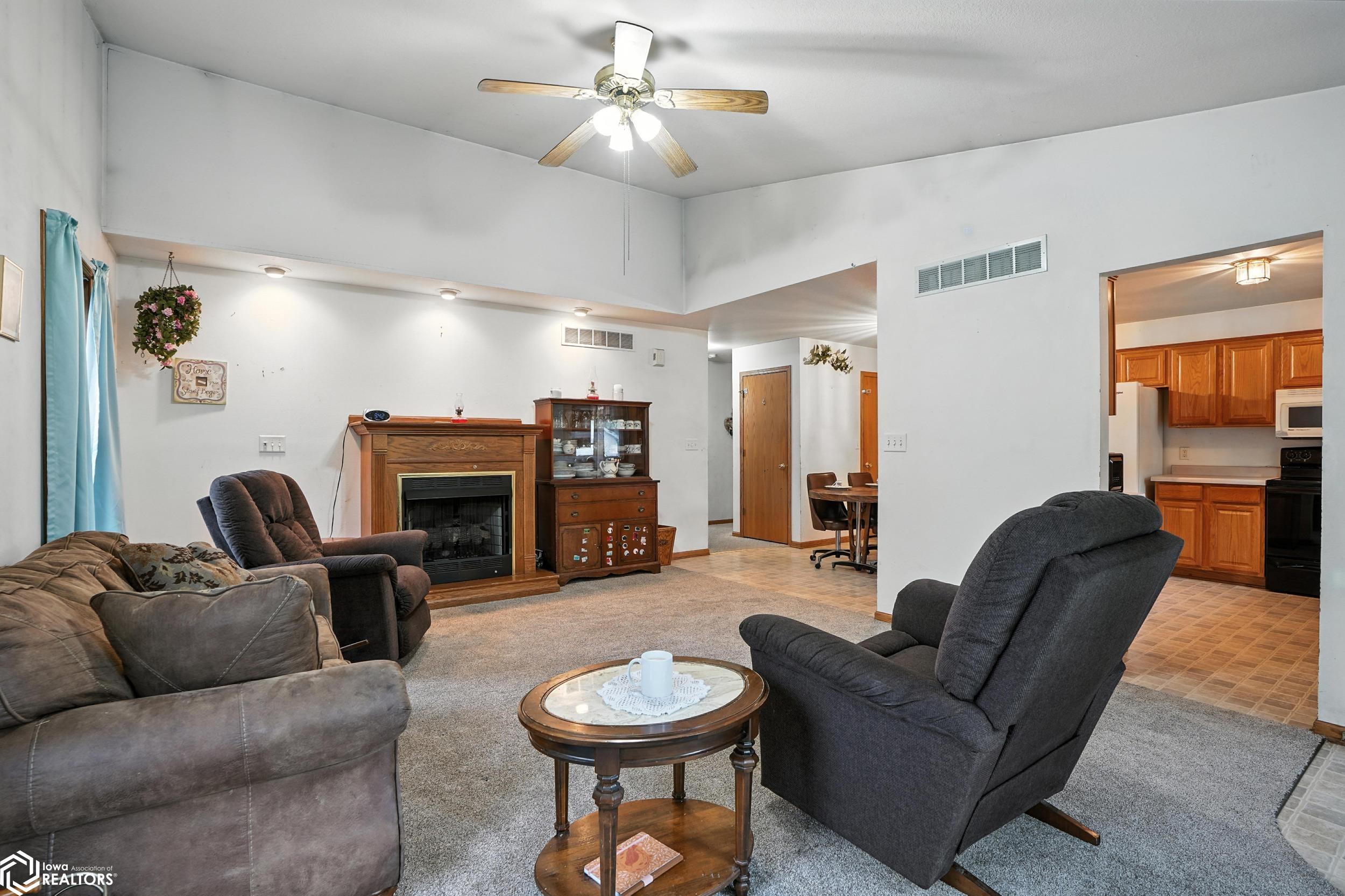 1606 N 3rd Avenue, Washington, Iowa image 6