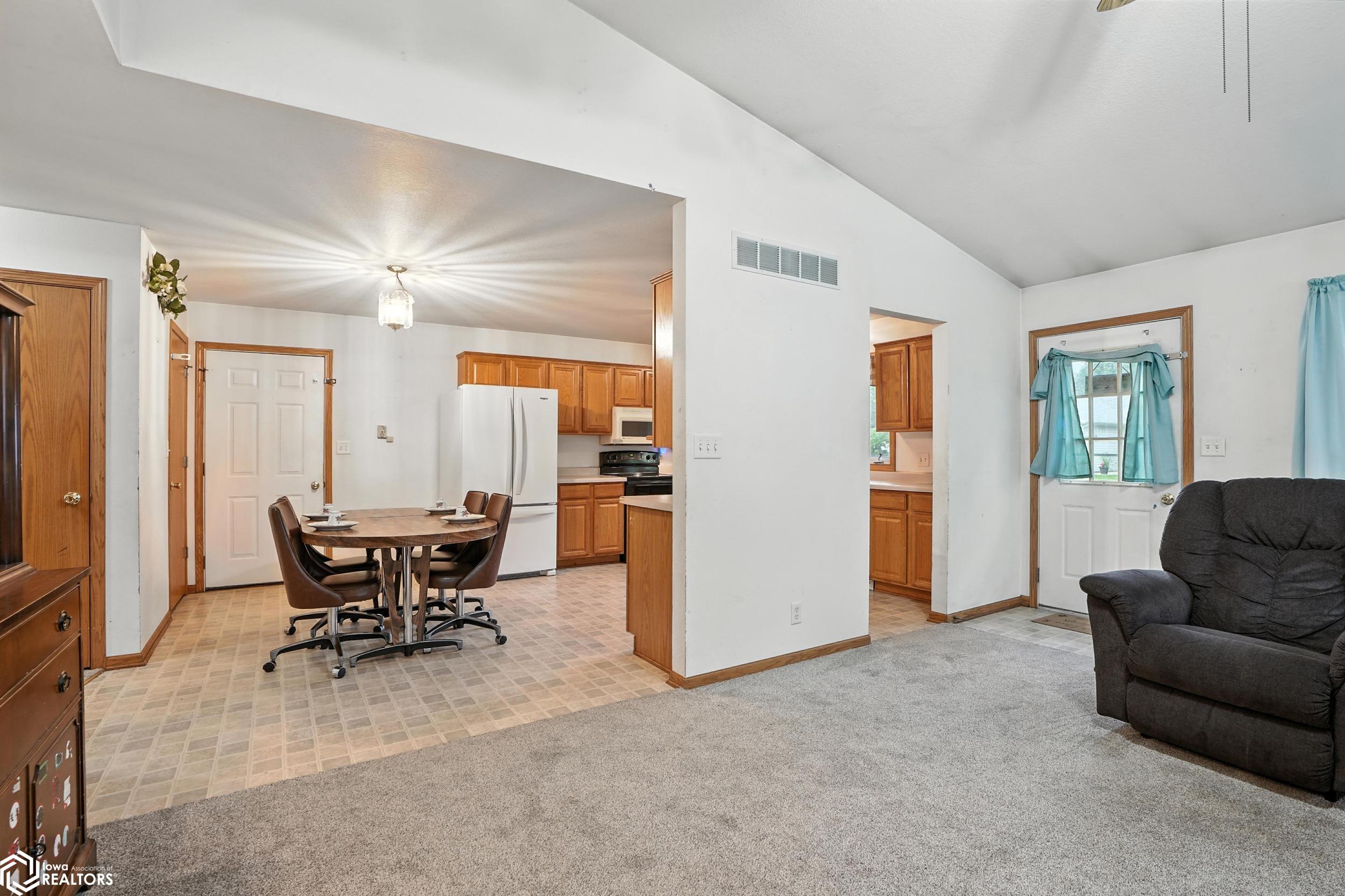 1606 N 3rd Avenue, Washington, Iowa image 7