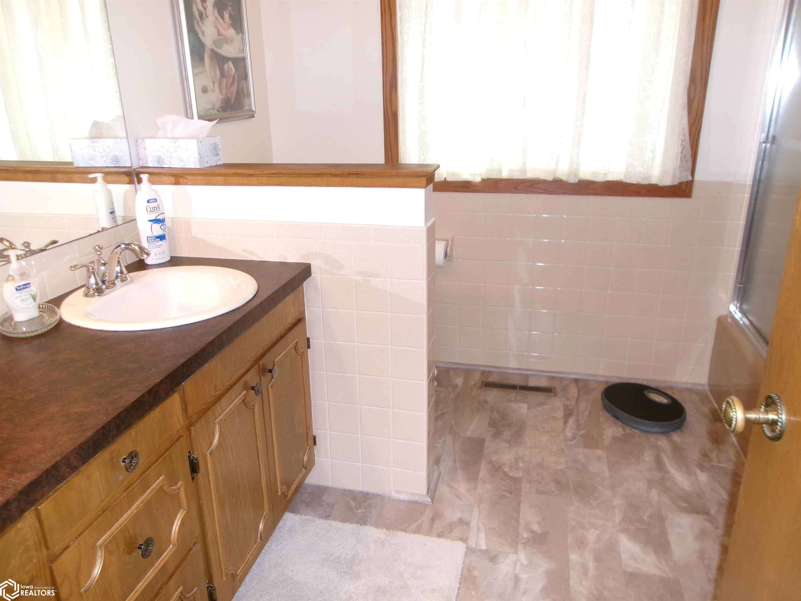 501 W 29th Street, Atlantic, Iowa image 29