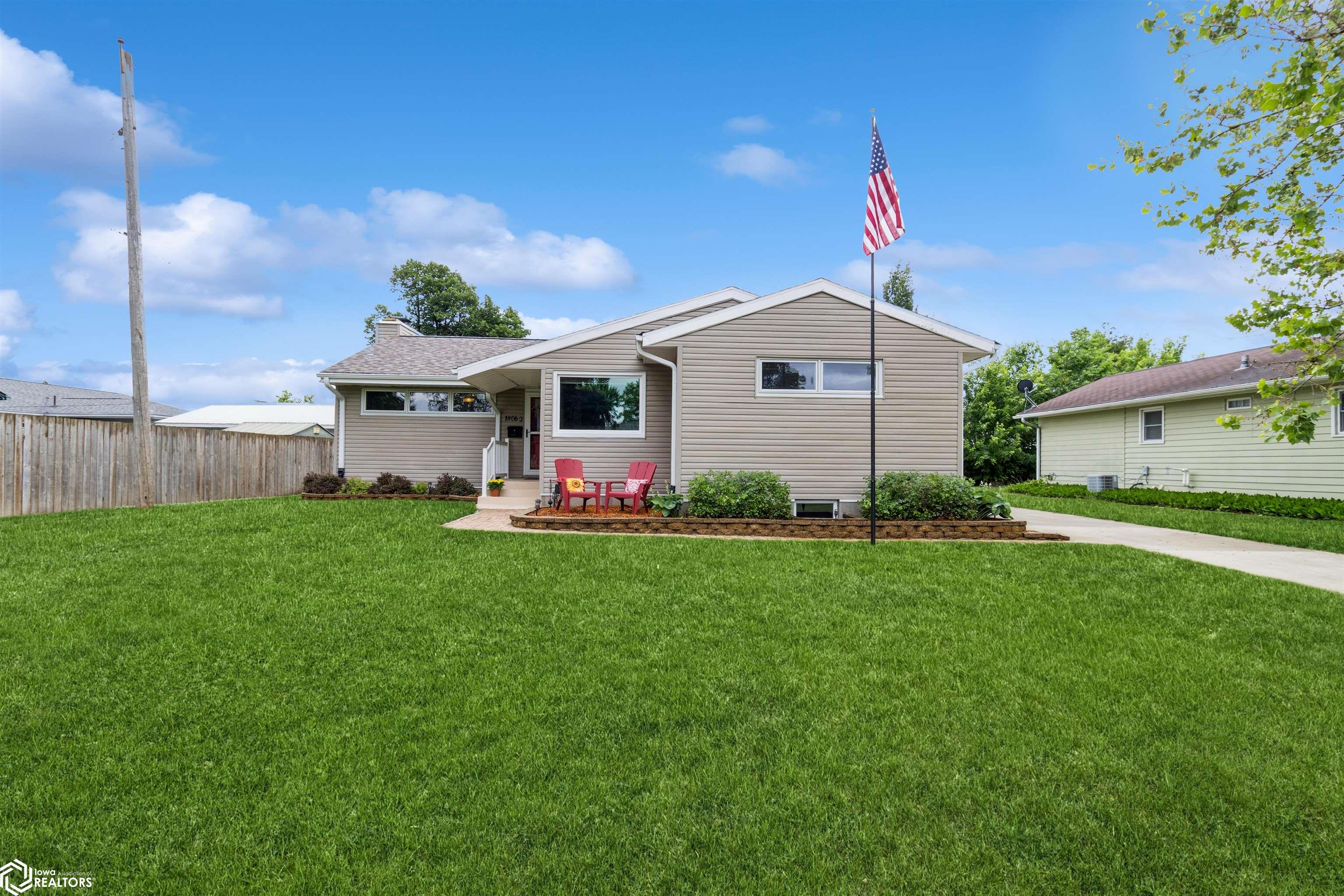 1806 S 3rd Street, Marshalltown, Iowa image 1