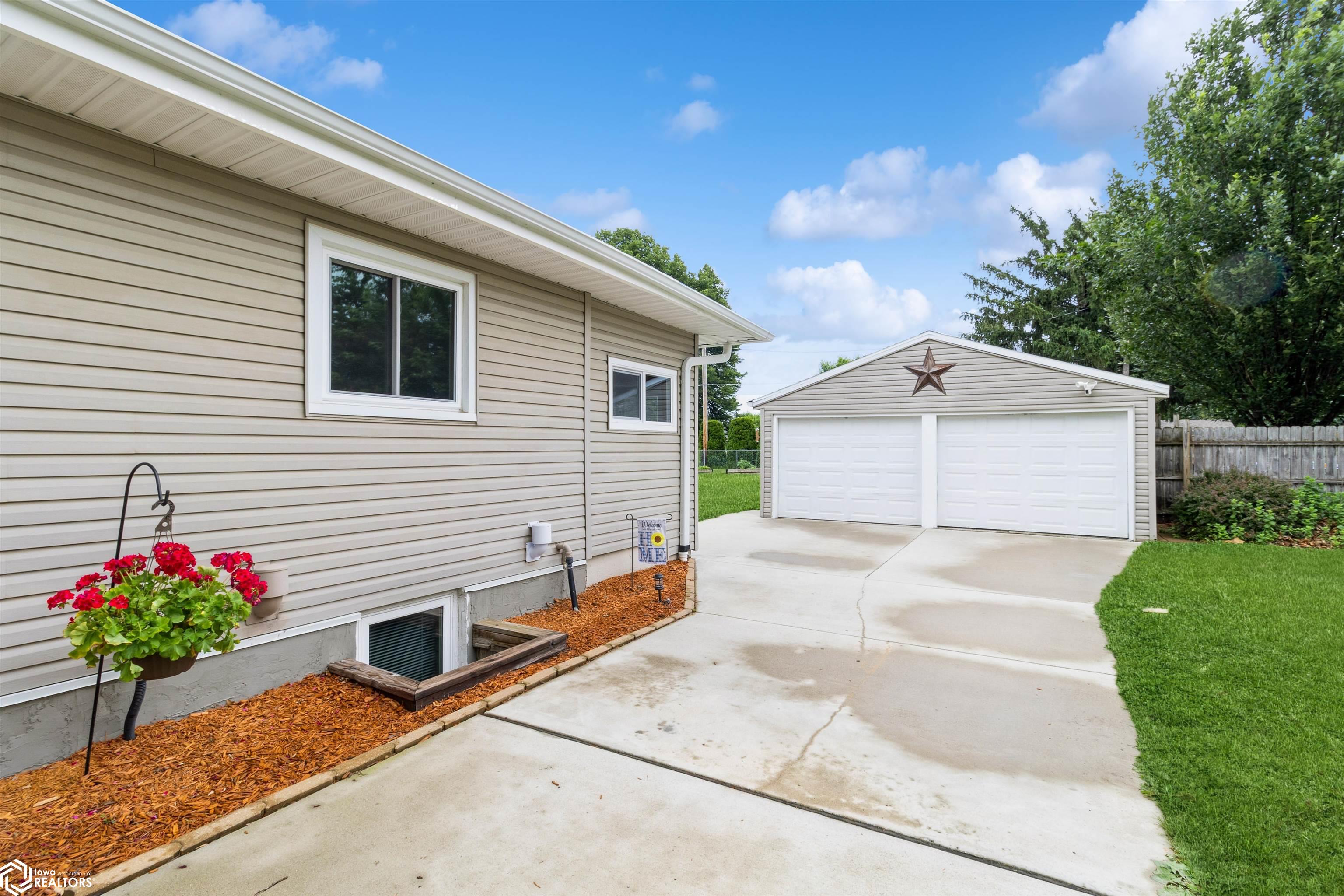 1806 S 3rd Street, Marshalltown, Iowa image 5