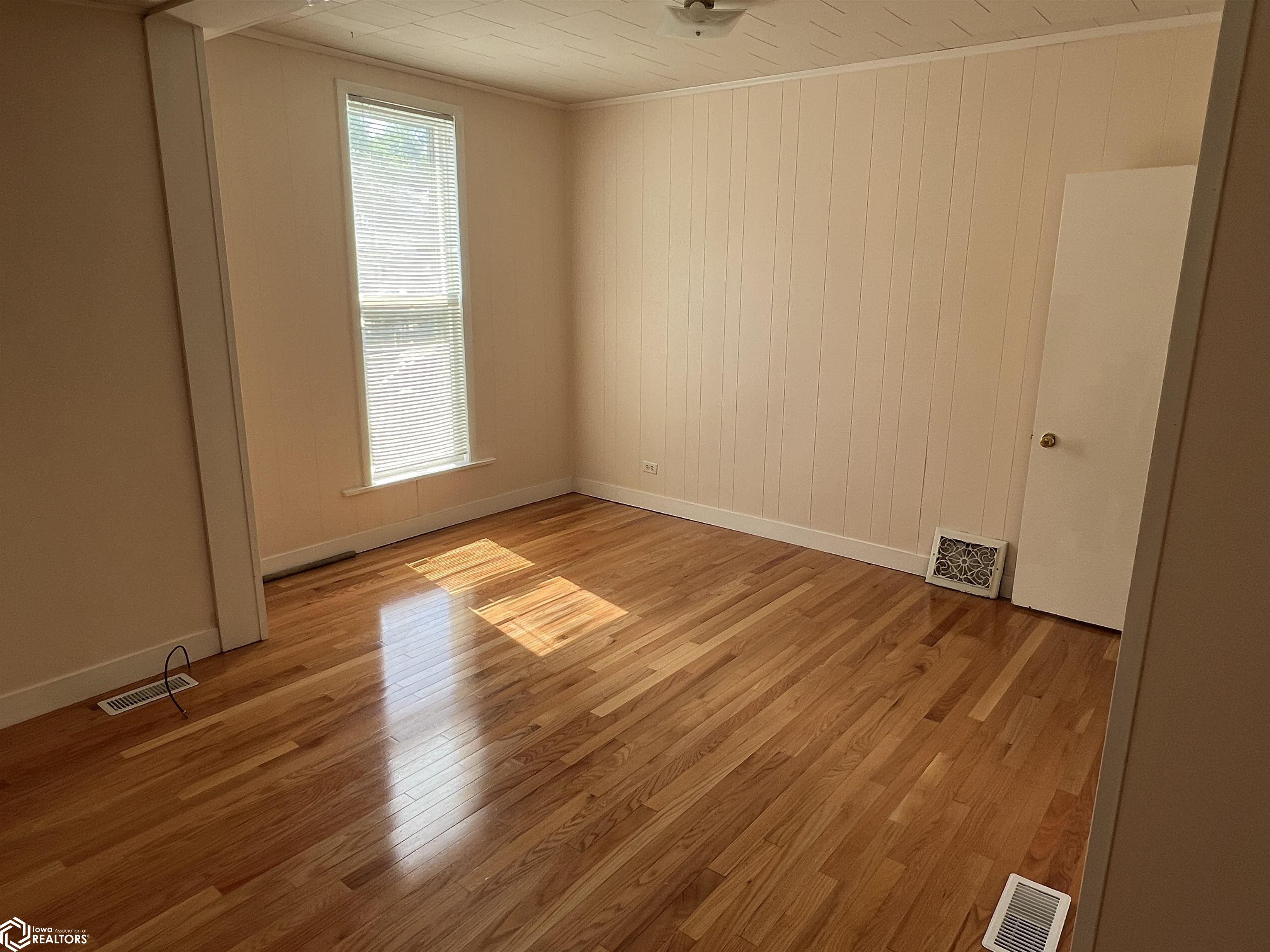 305 W Jackson Avenue, Fairfield, Iowa image 16