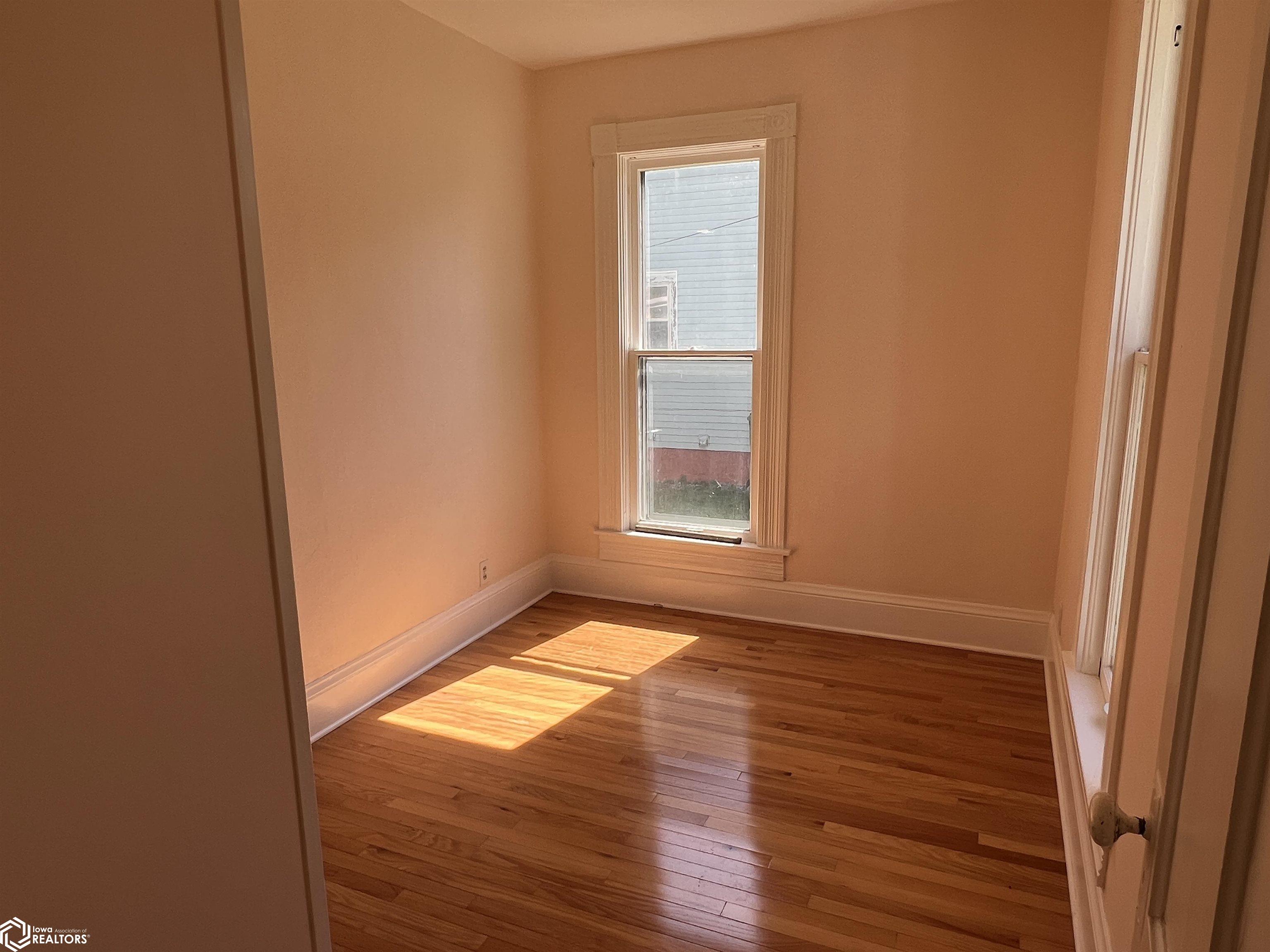305 W Jackson Avenue, Fairfield, Iowa image 17