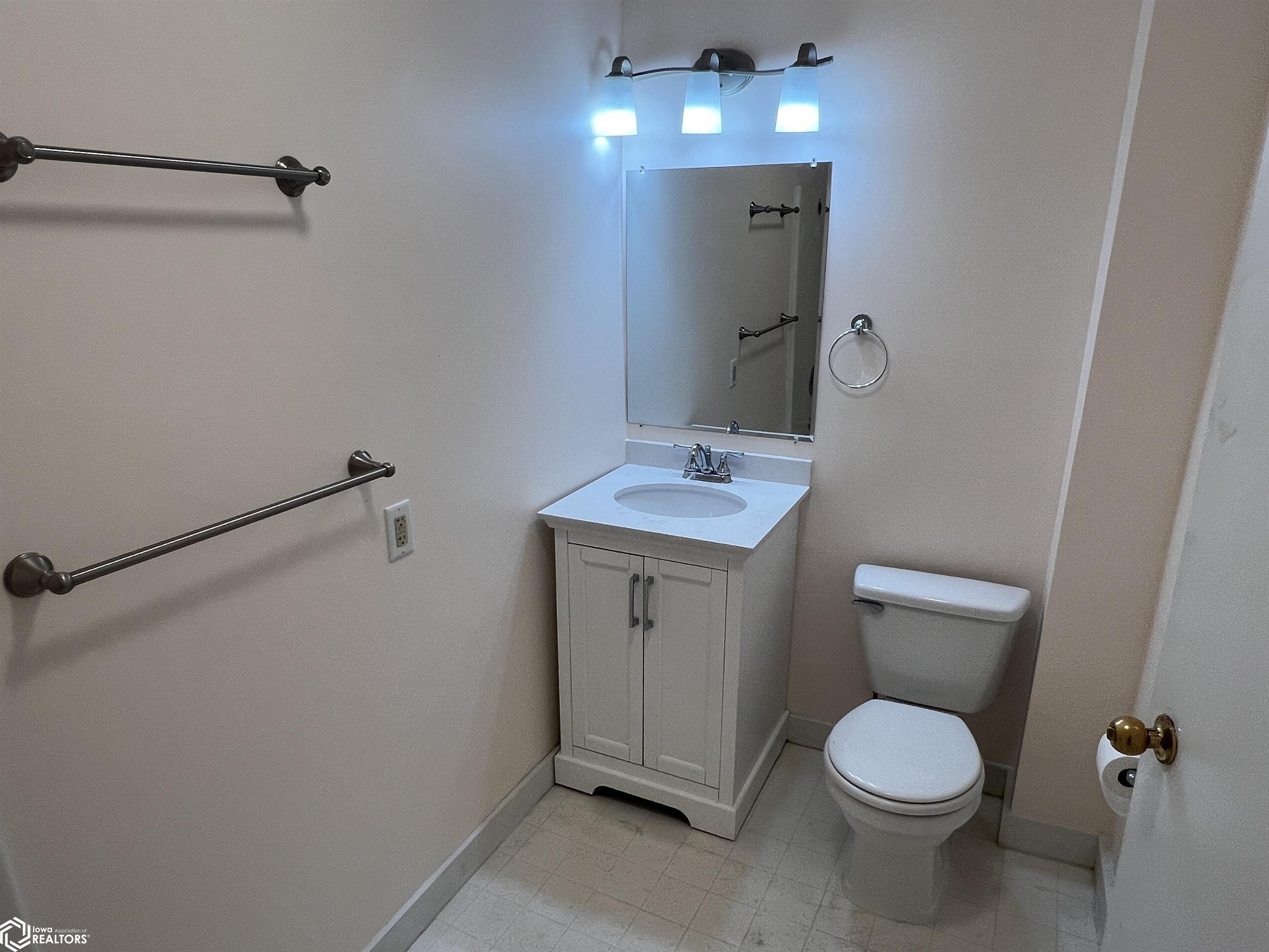 305 W Jackson Avenue, Fairfield, Iowa image 21