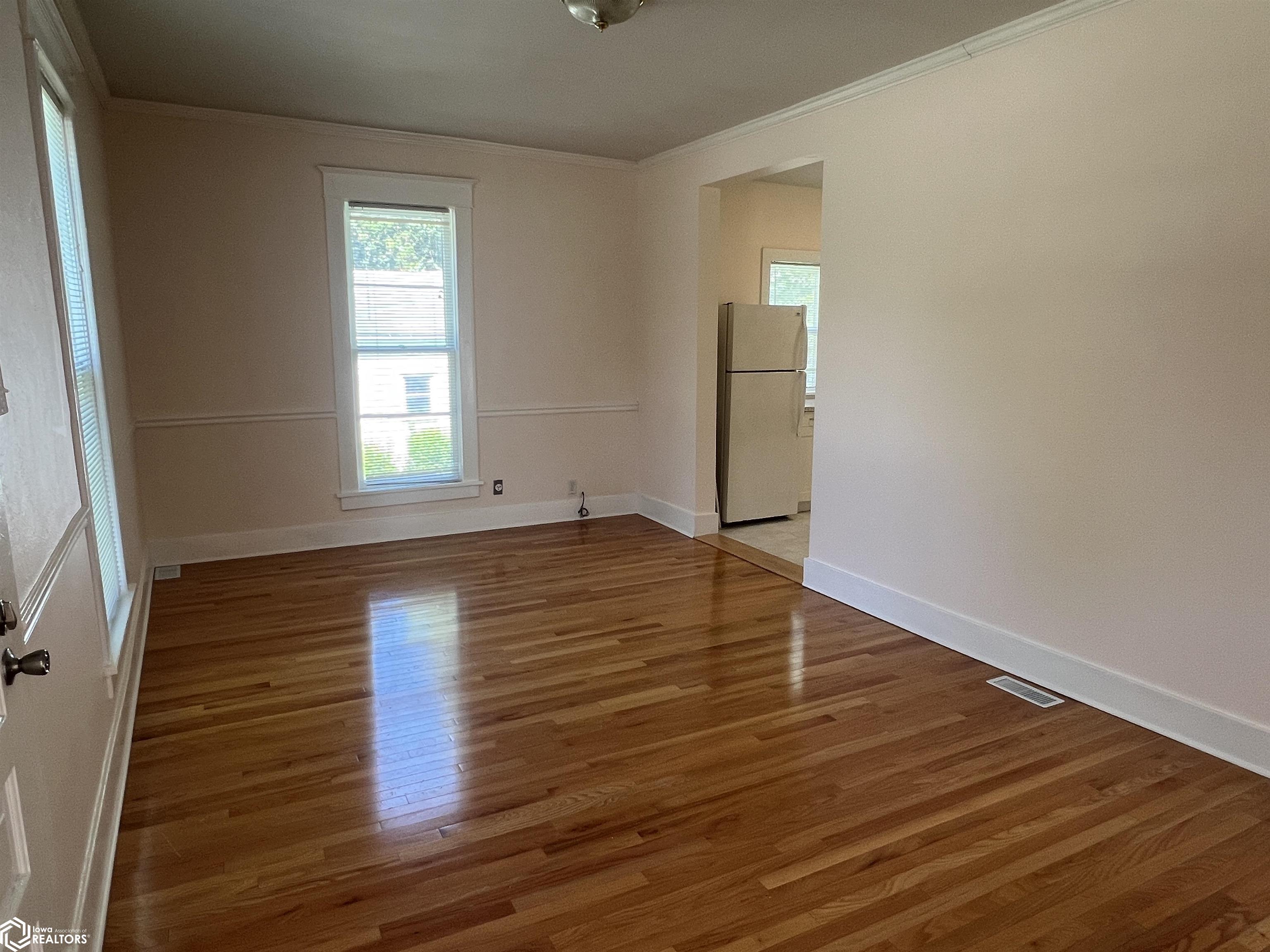 305 W Jackson Avenue, Fairfield, Iowa image 4