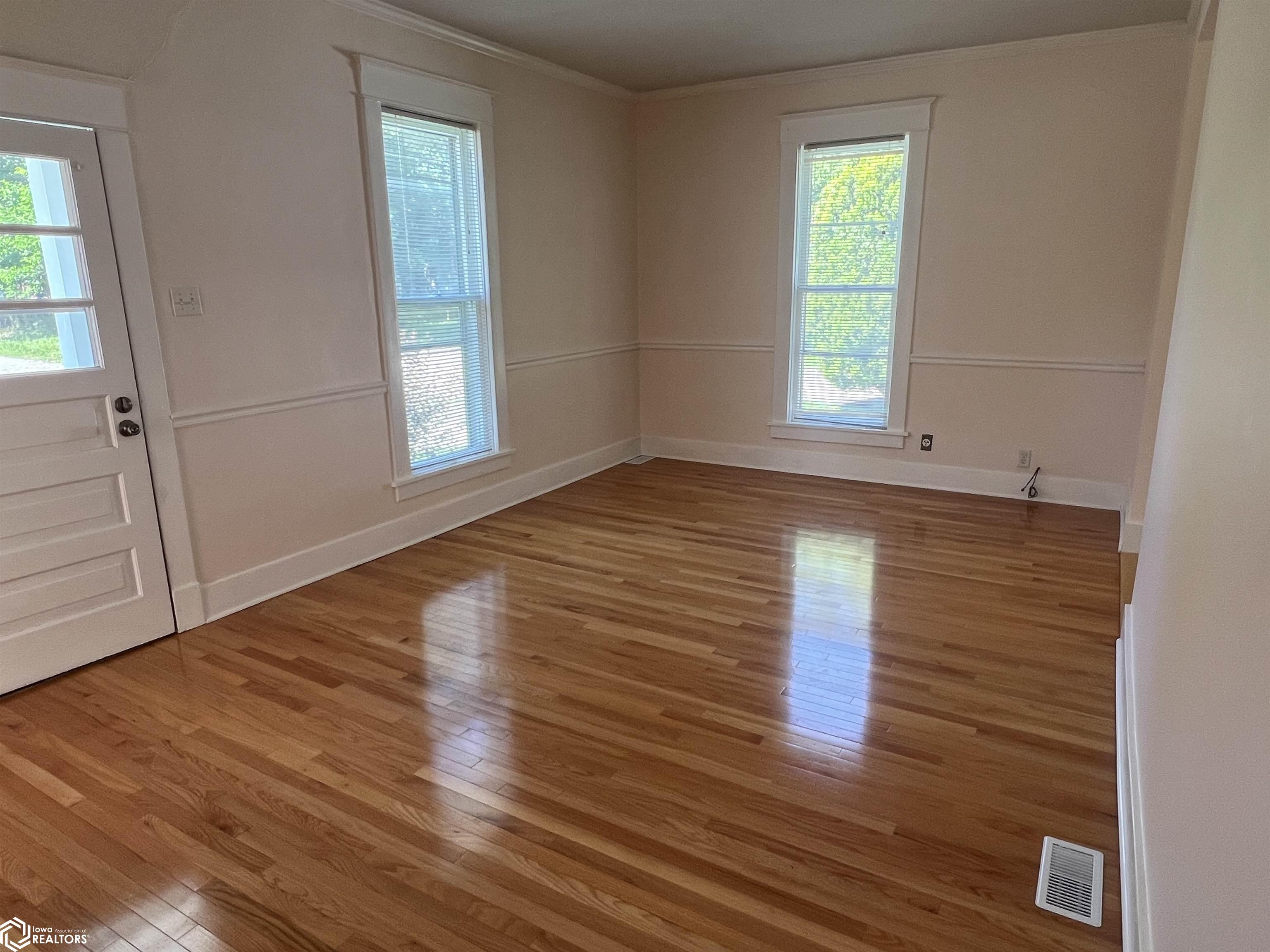 305 W Jackson Avenue, Fairfield, Iowa image 7