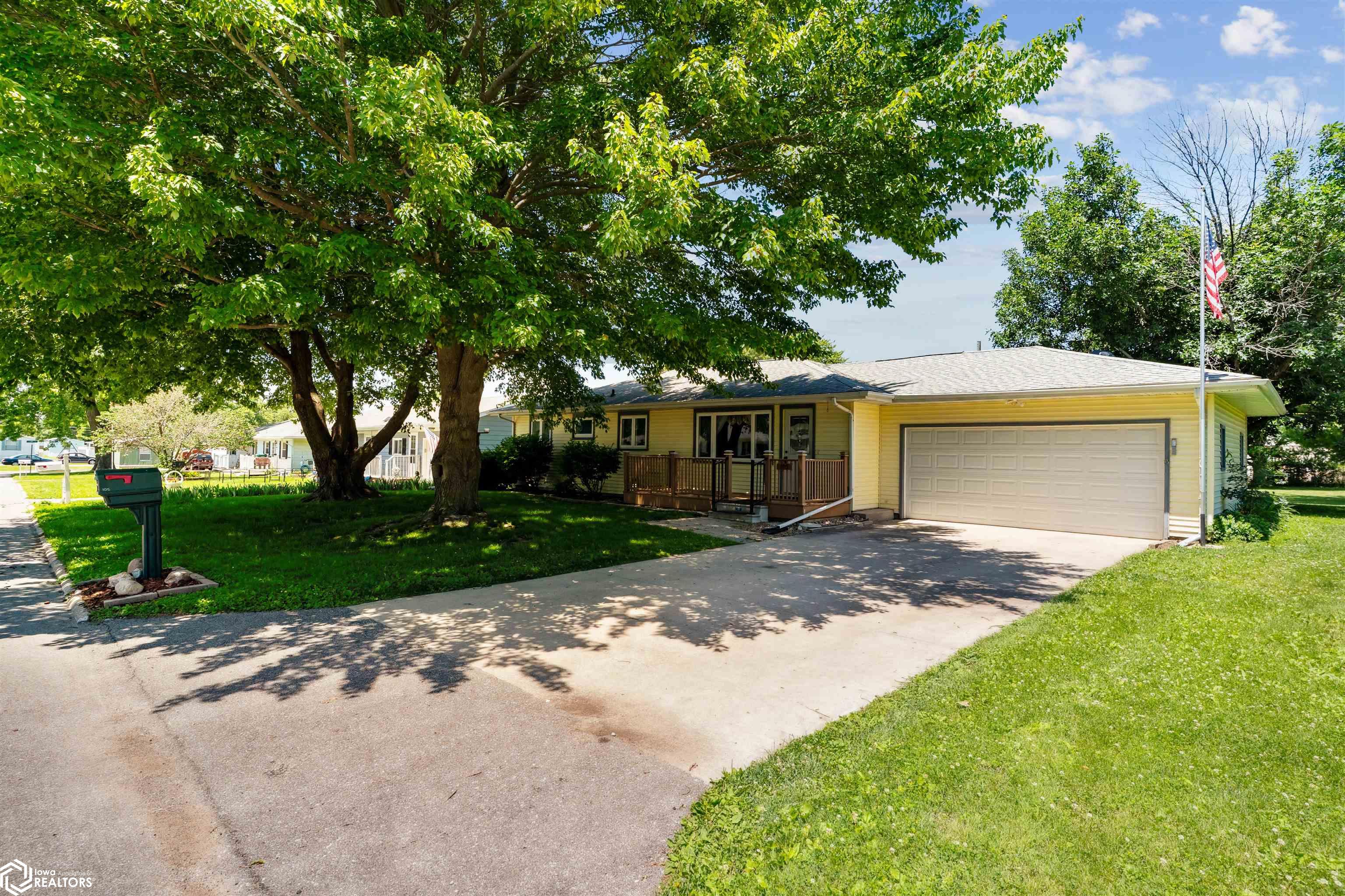 105 Kennedy St, New London, Iowa image 2