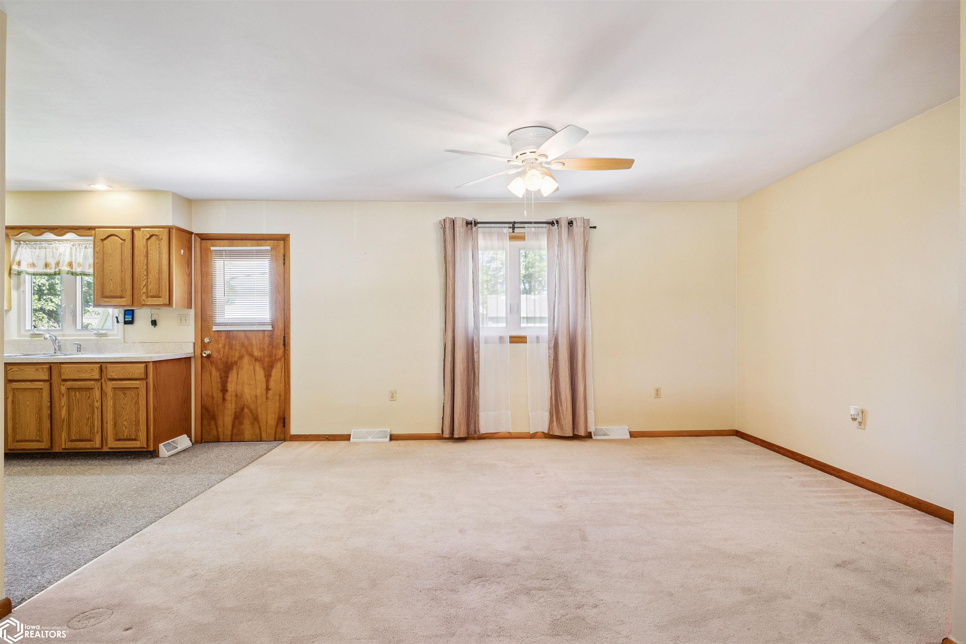 105 Kennedy St, New London, Iowa image 4