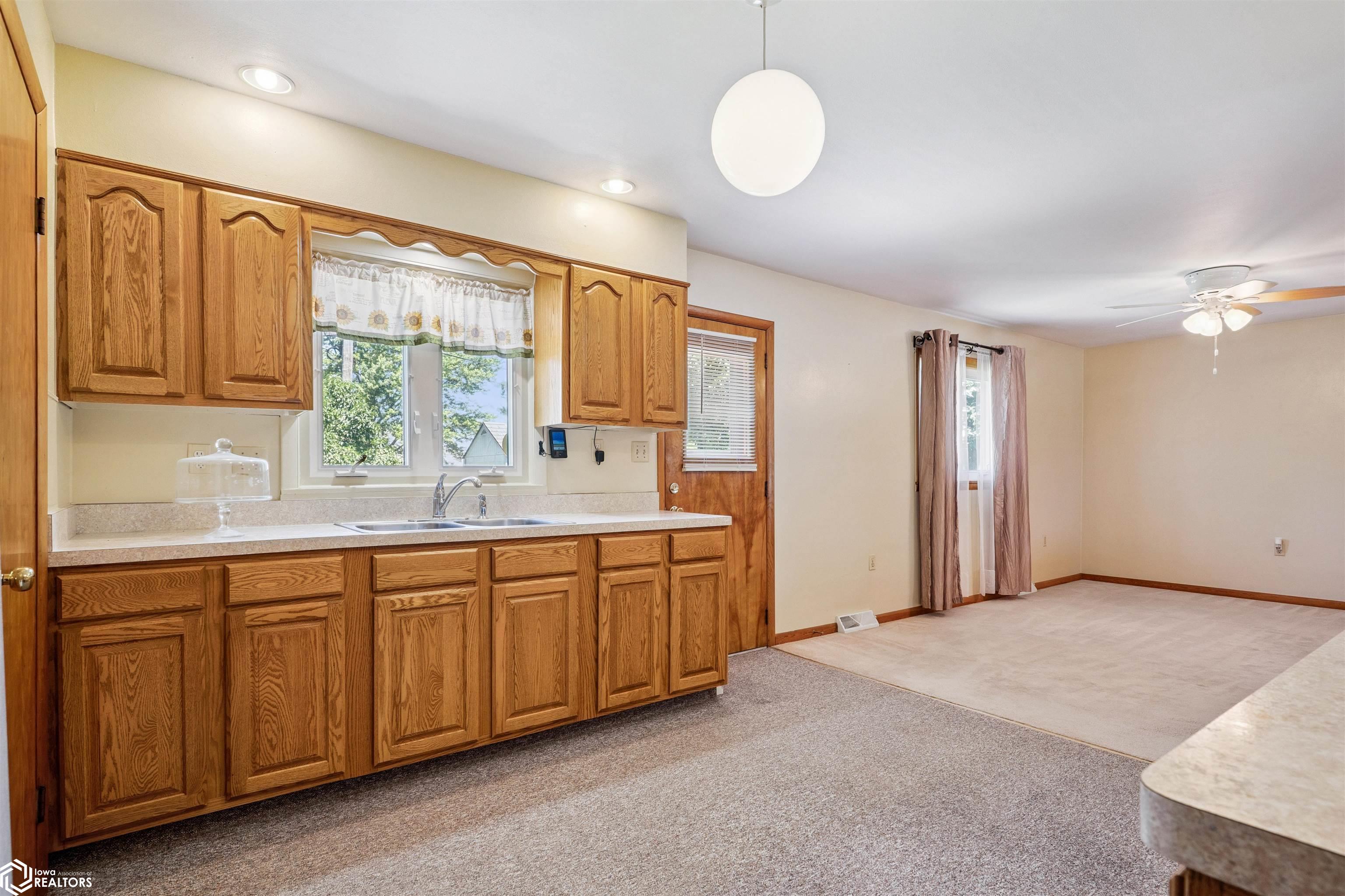105 Kennedy St, New London, Iowa image 10
