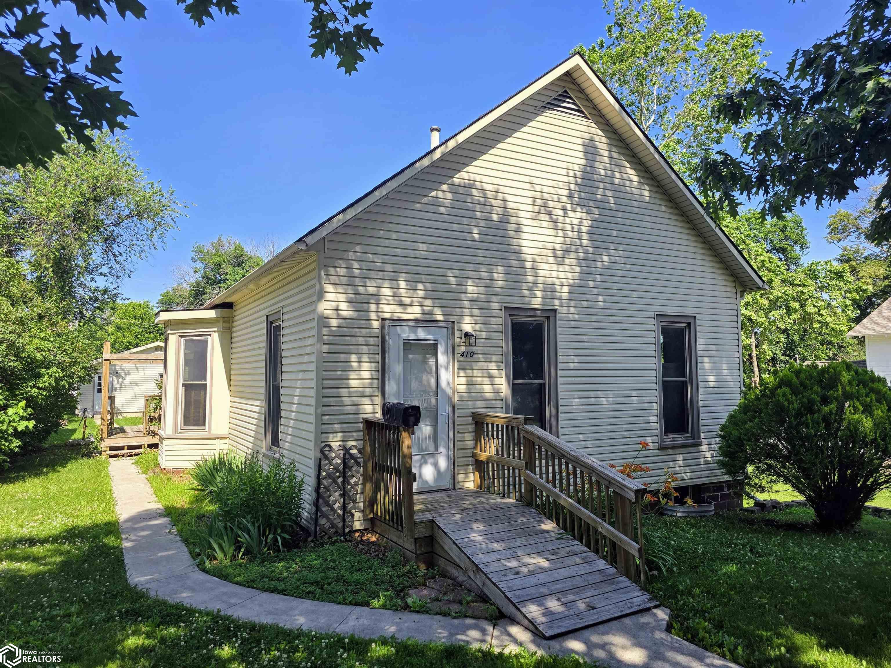 410 N Sycamore Street, Creston, Iowa image 1