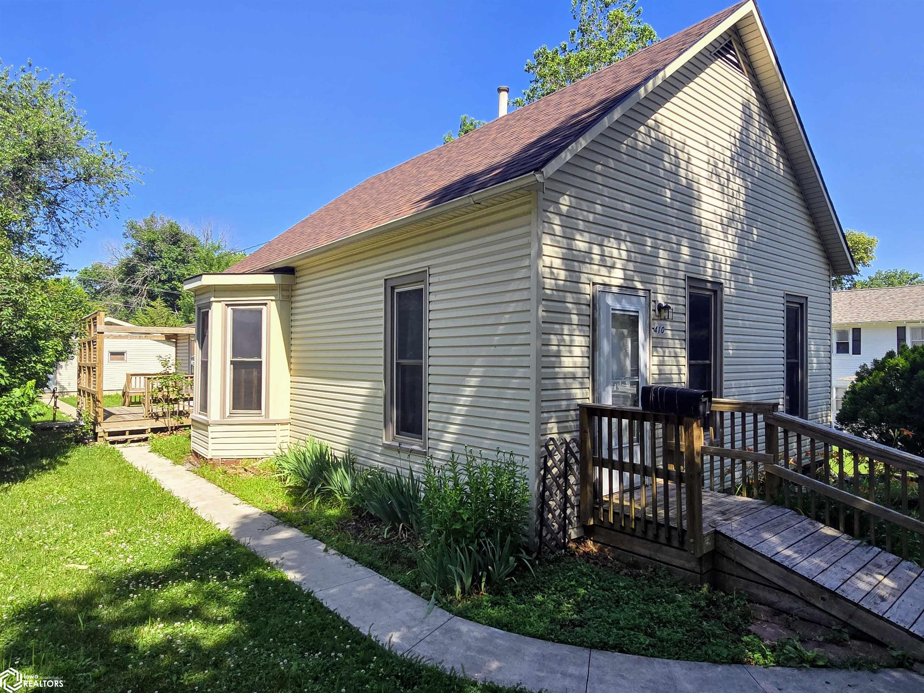 410 N Sycamore Street, Creston, Iowa image 2
