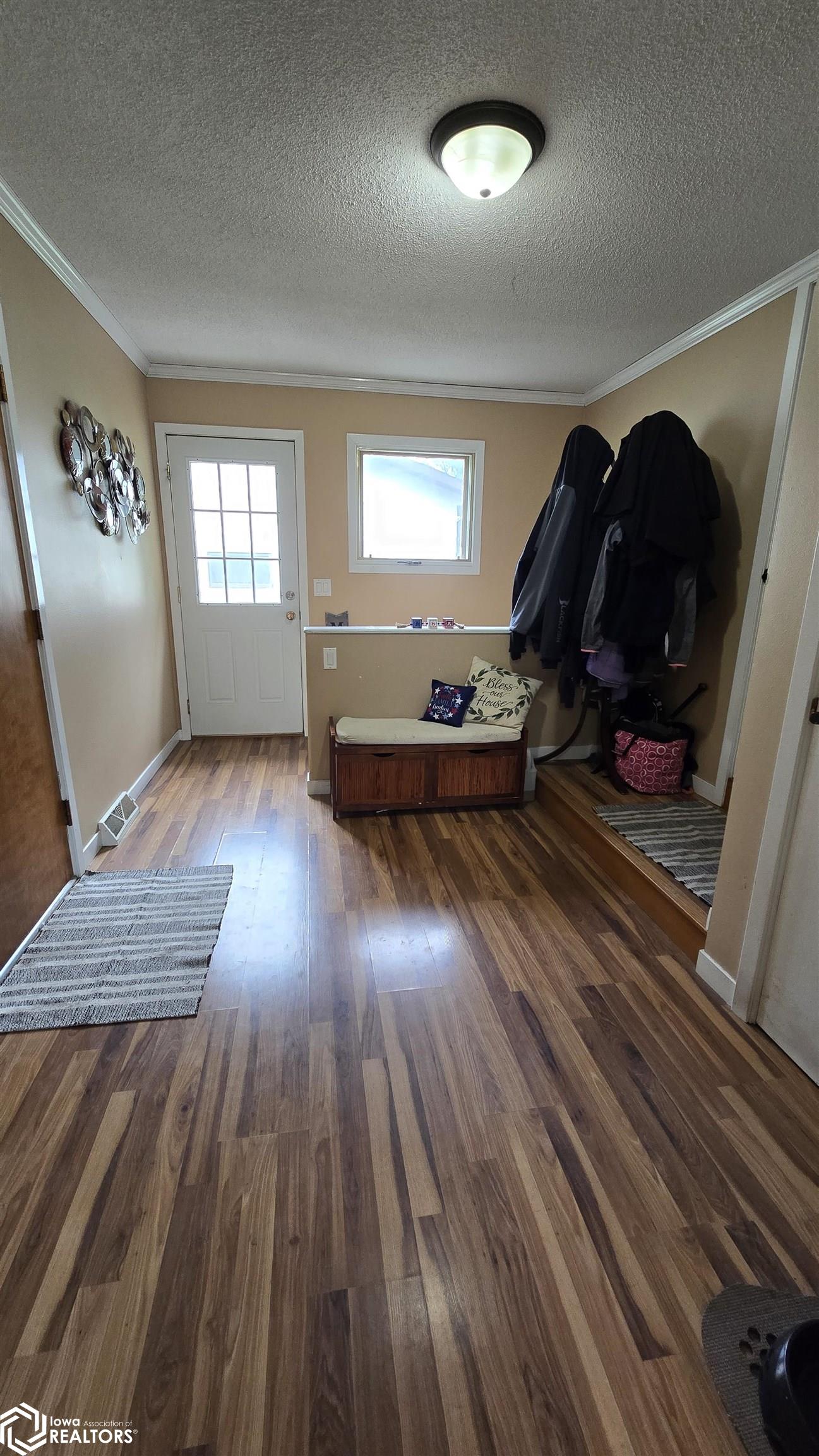 205 6th Street, Woden, Iowa image 3