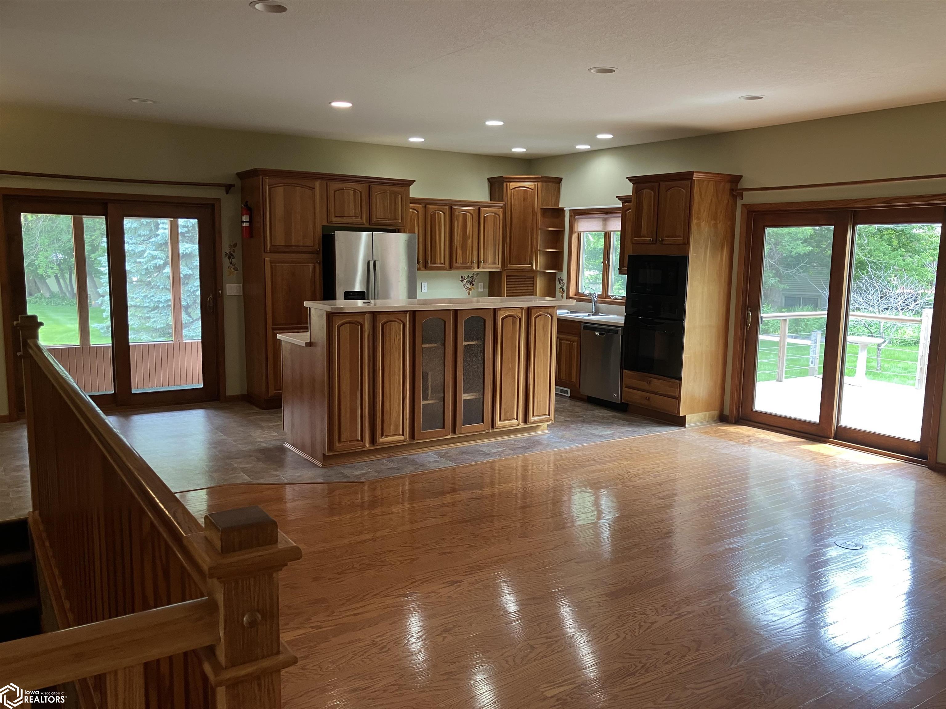 1410 Willow Street, Clear Lake, Iowa image 2