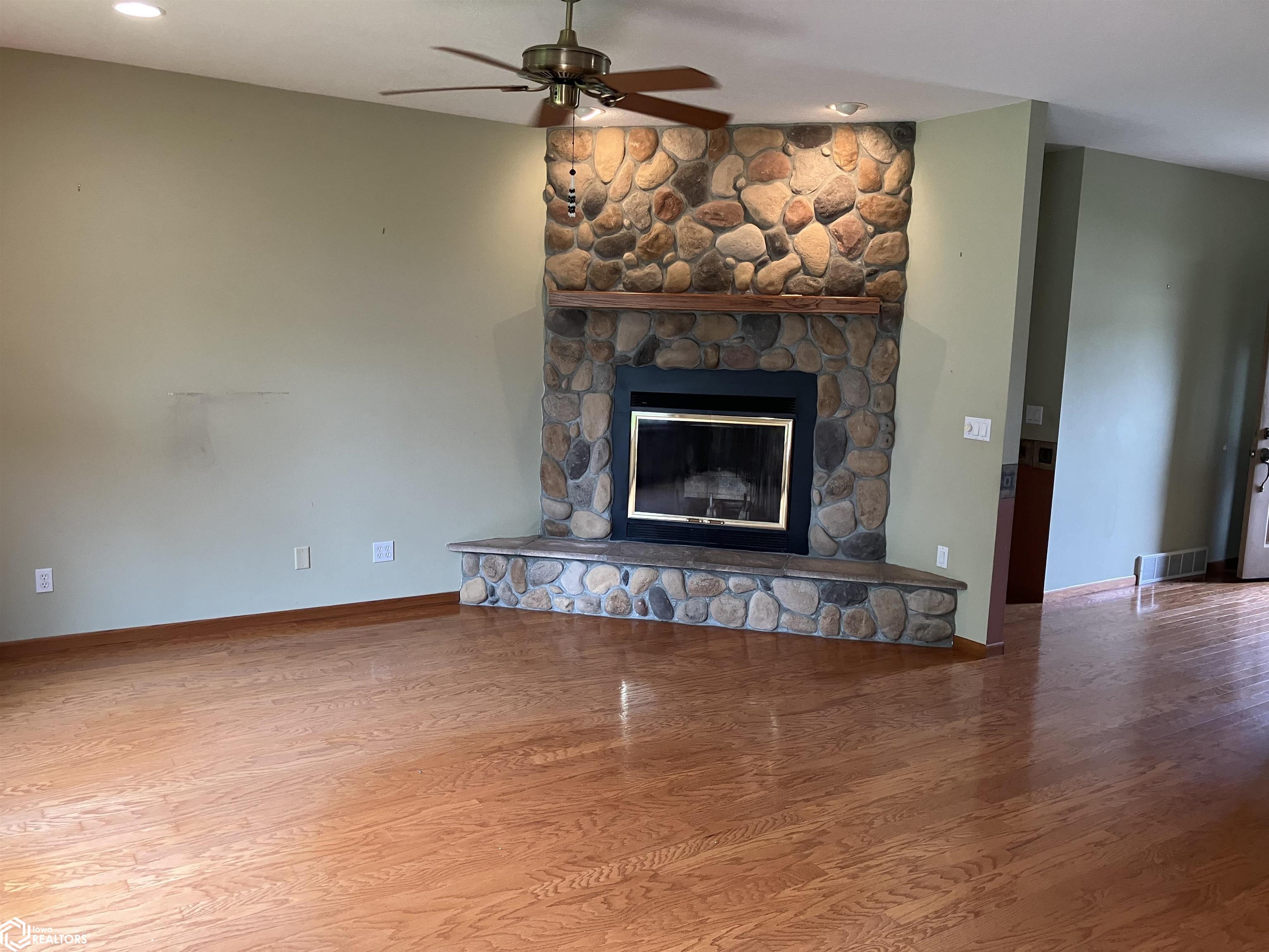 1410 Willow Street, Clear Lake, Iowa image 3