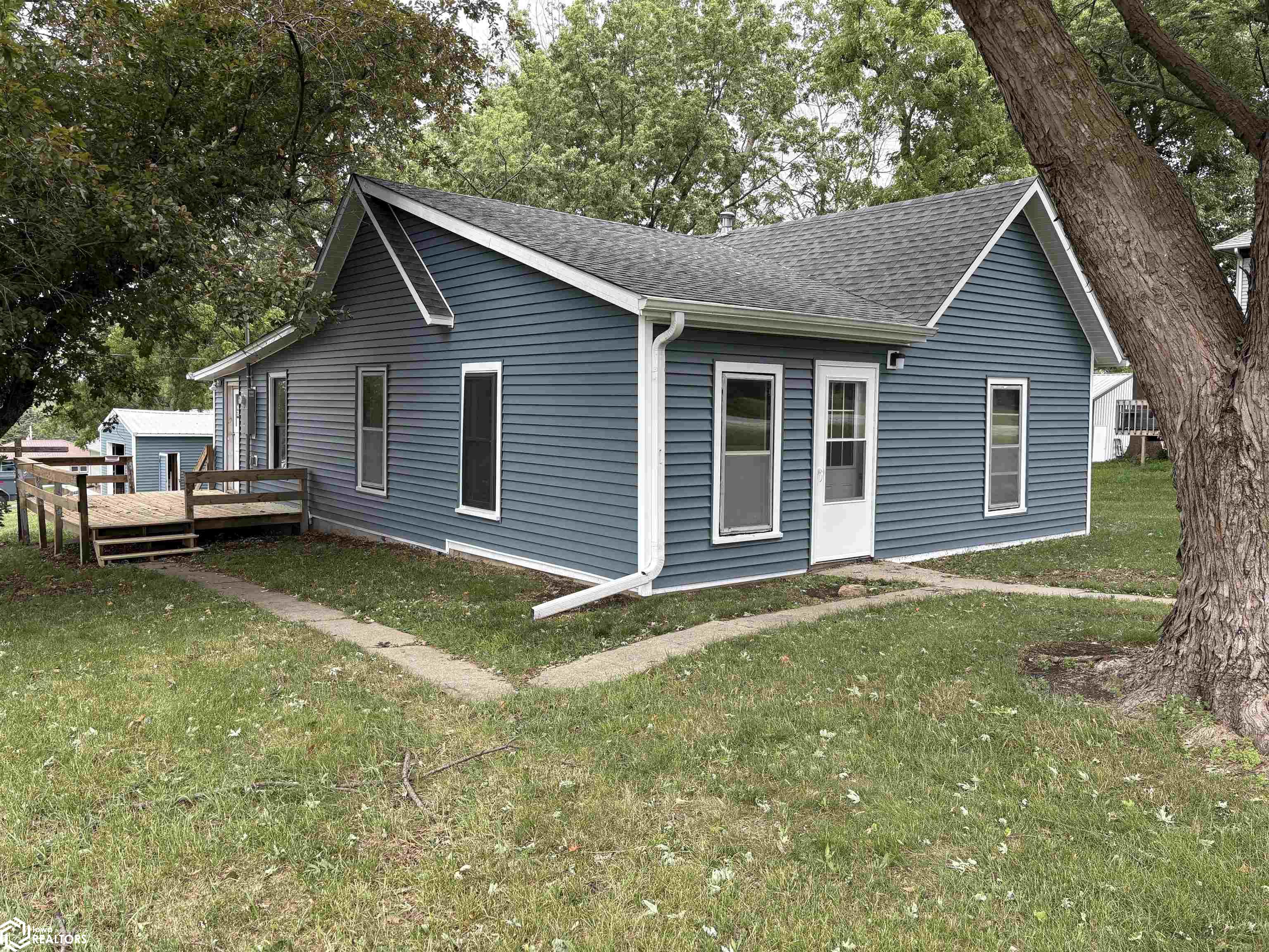 300 Washington Street, Marne, Iowa image 1