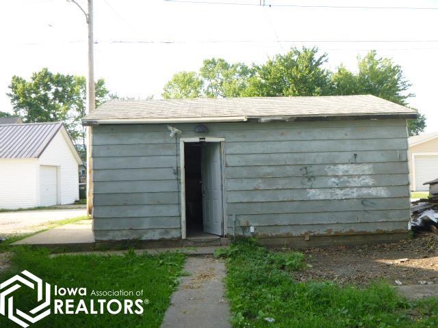 2015 Ave J, Fort Madison, Iowa image 4