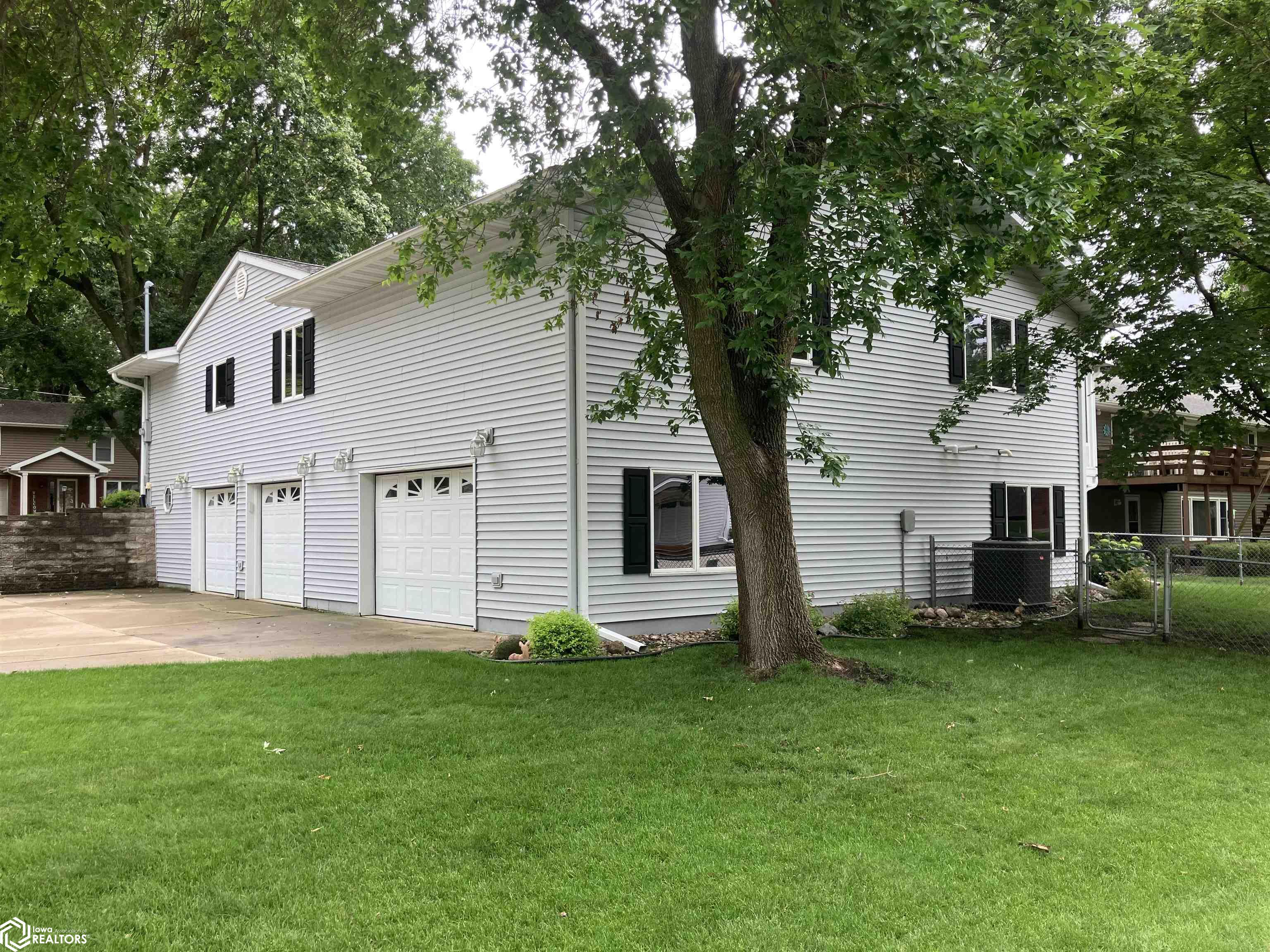423 19th Street, Clear Lake, Iowa image 10