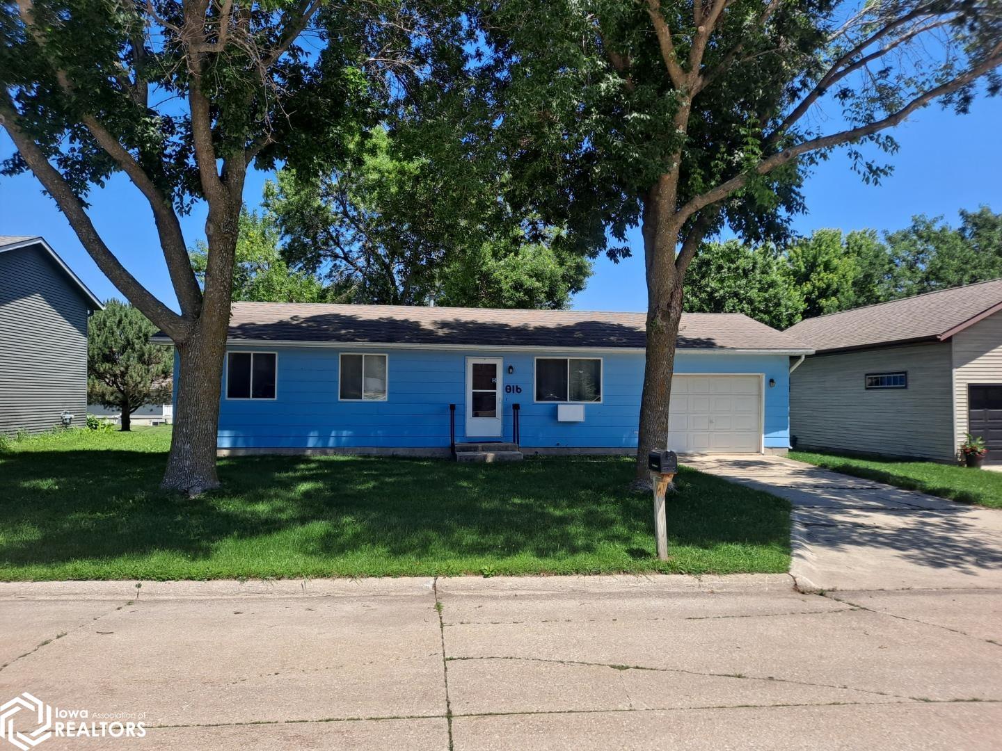 816 W 12th Ave N, Clear Lake, Iowa image 1