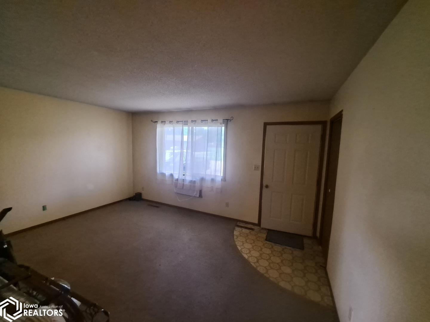816 W 12th Ave N, Clear Lake, Iowa image 6