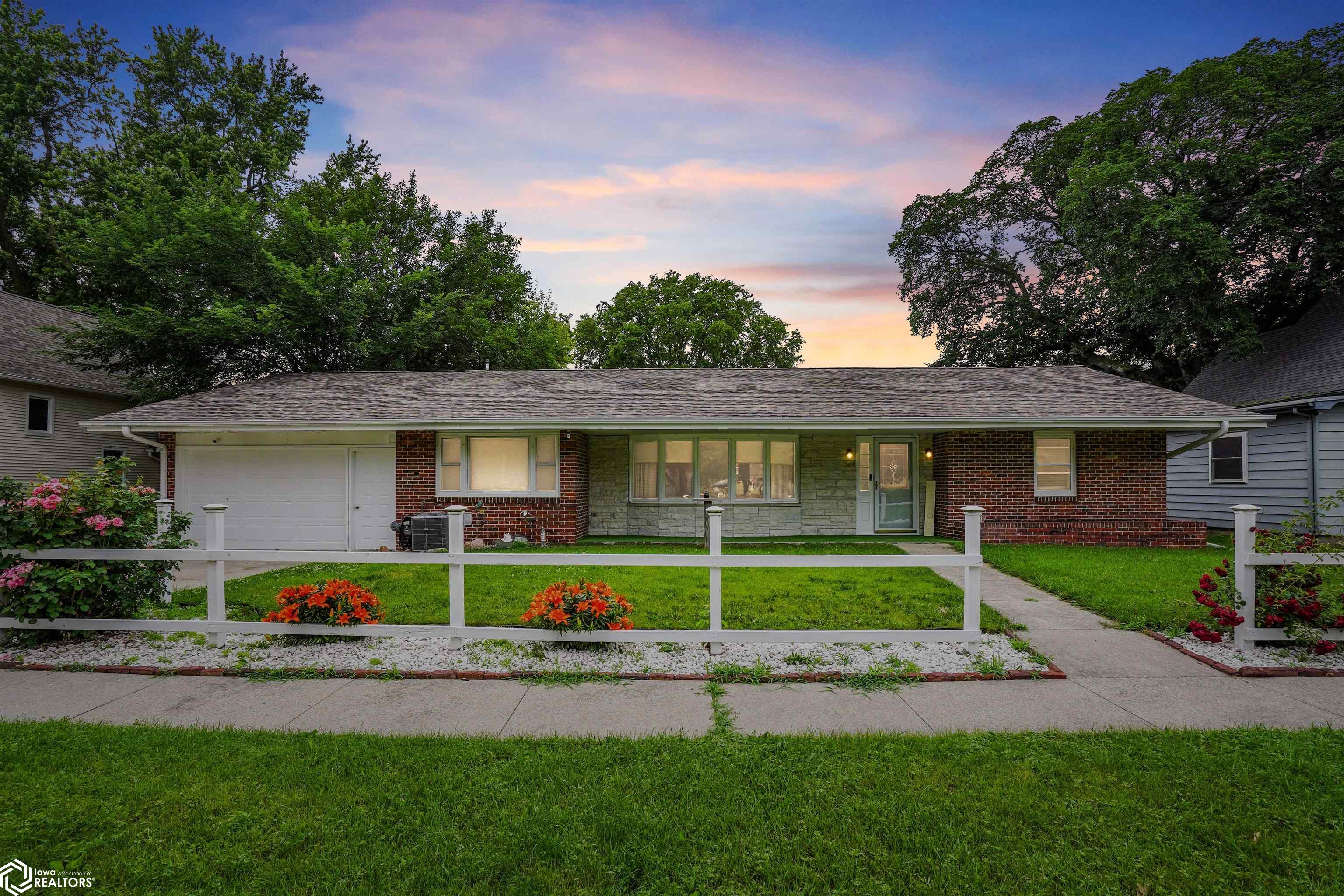 524 10th Street, Nevada, Iowa image 1
