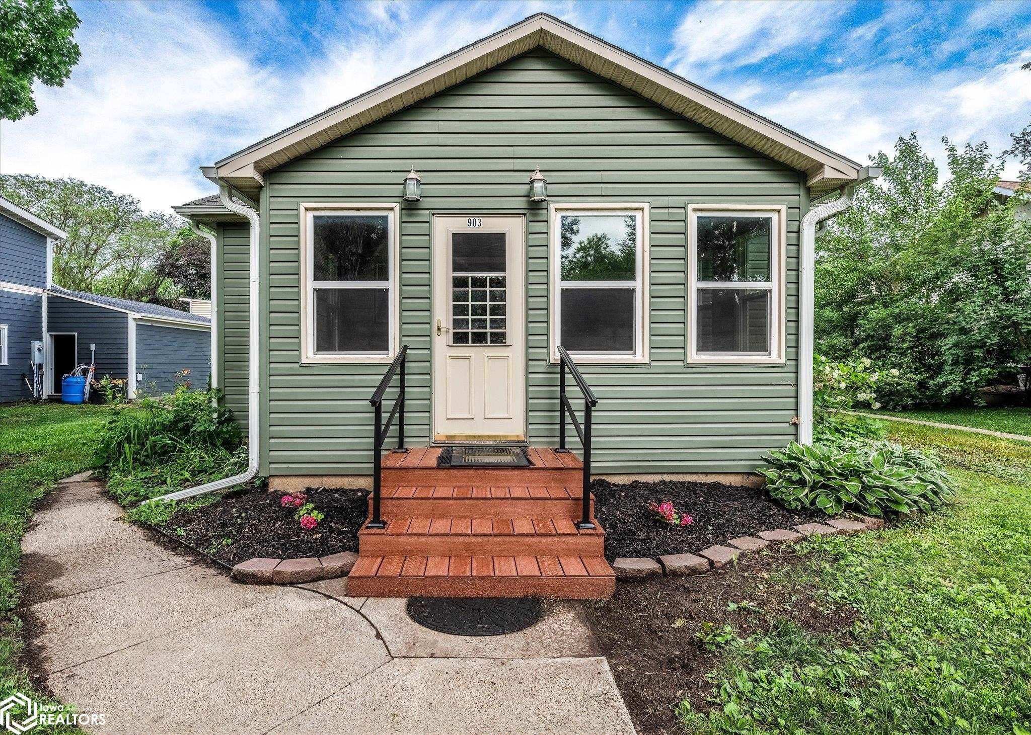 903 Ely Street, Woodbine, Iowa image 2