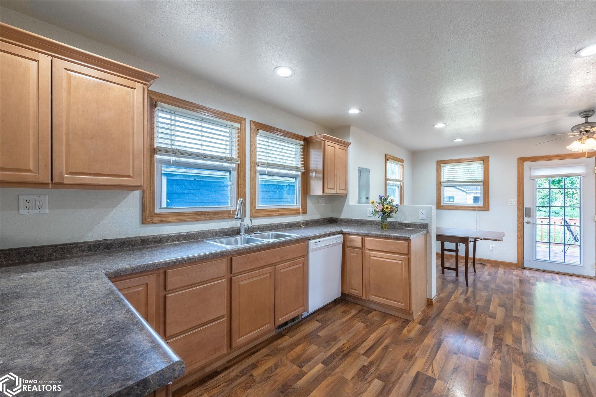 903 Ely Street, Woodbine, Iowa image 9