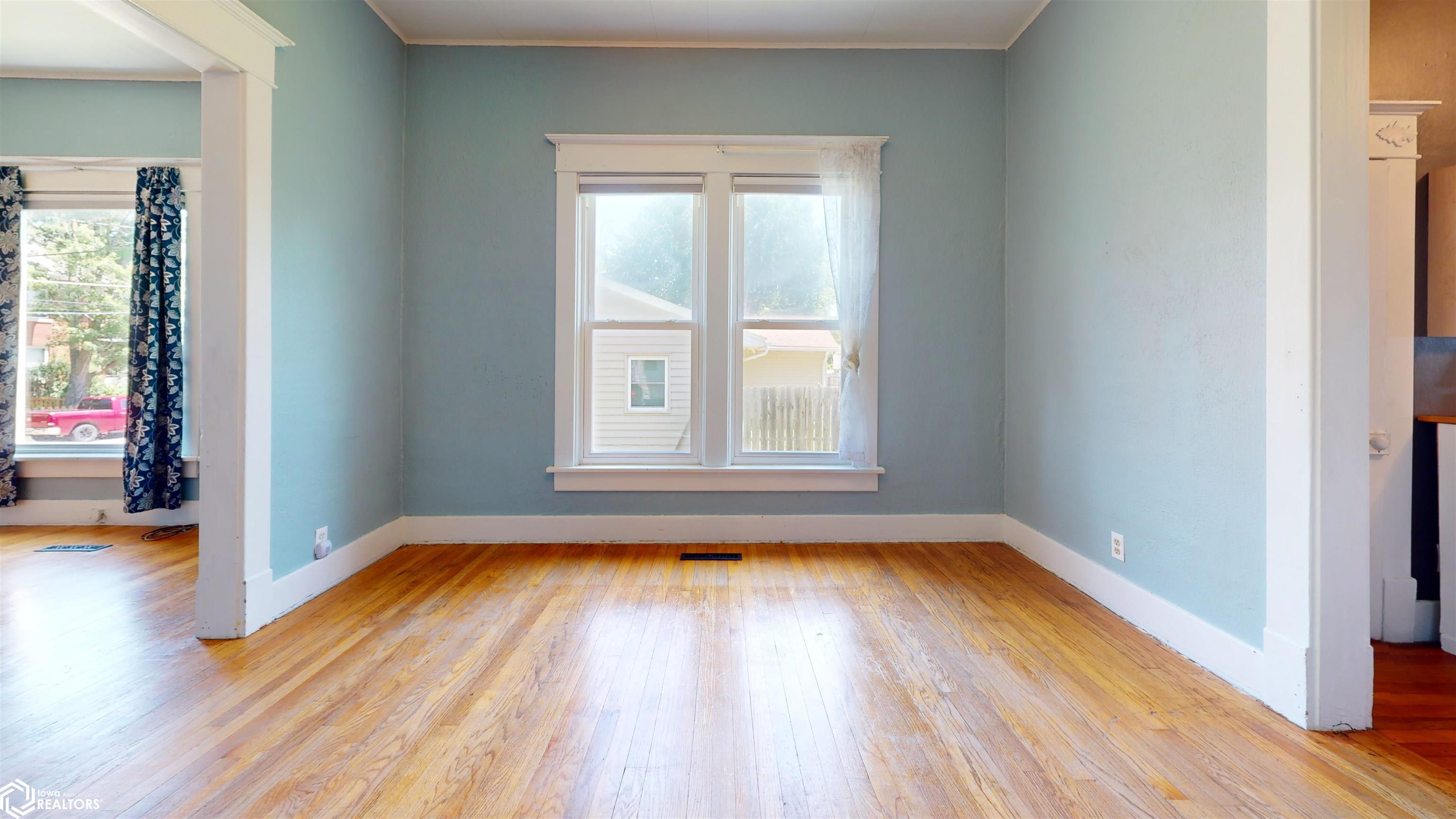 106 W Harrison Avenue, Fairfield, Iowa image 9