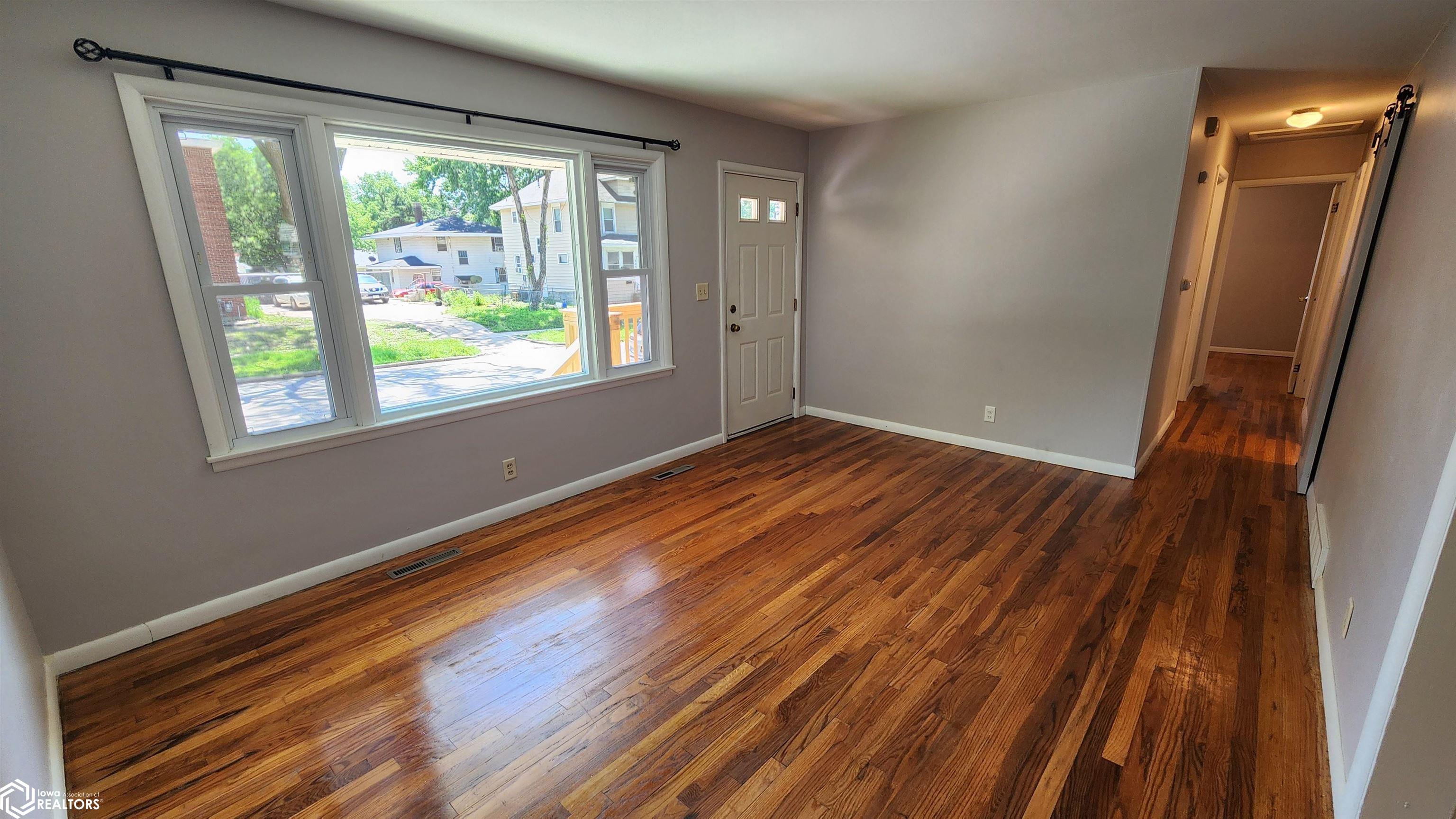 316 5th Street, Mason City, Iowa image 4