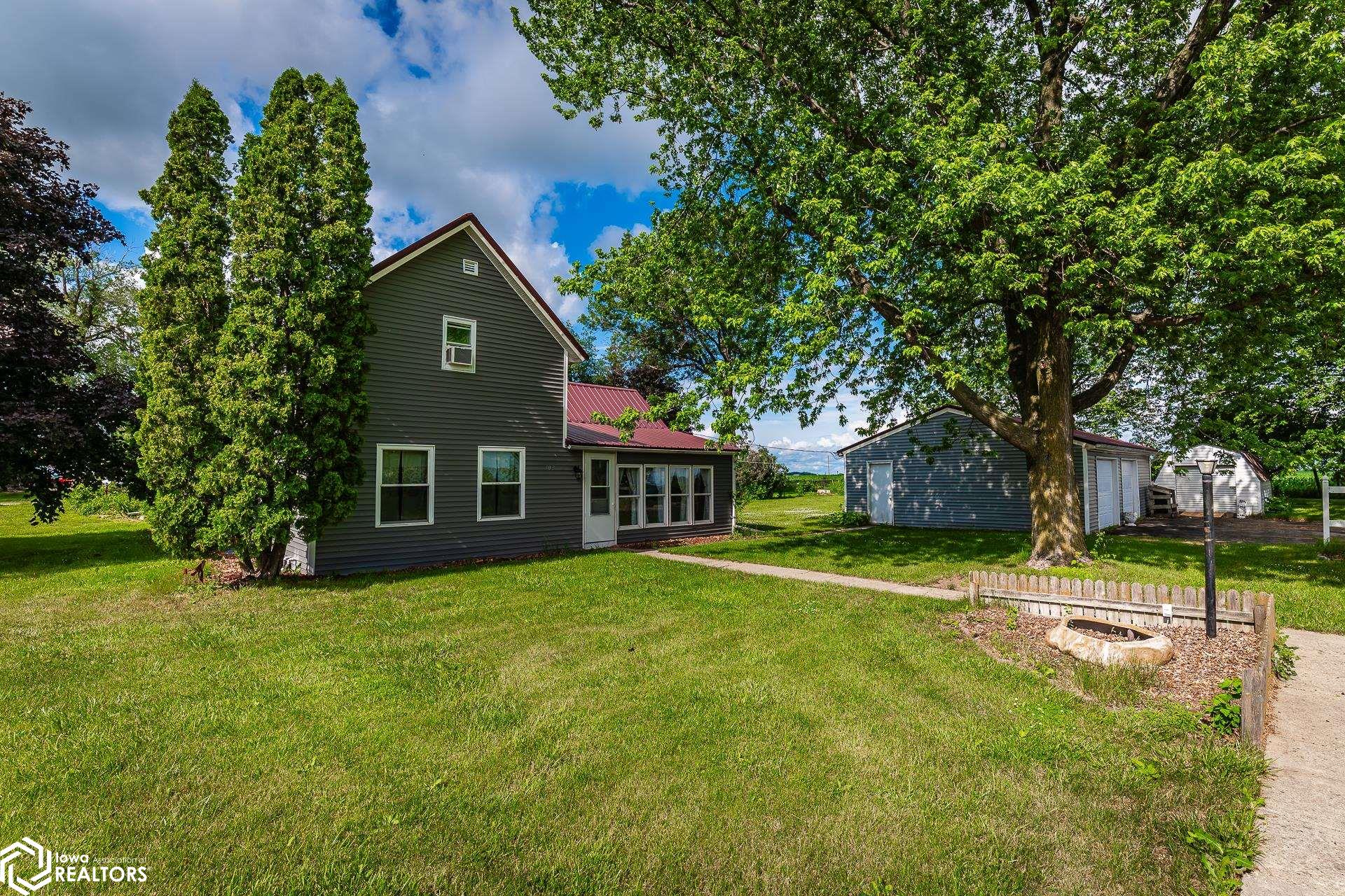 302 E Church Street, Laurel, Iowa image 1