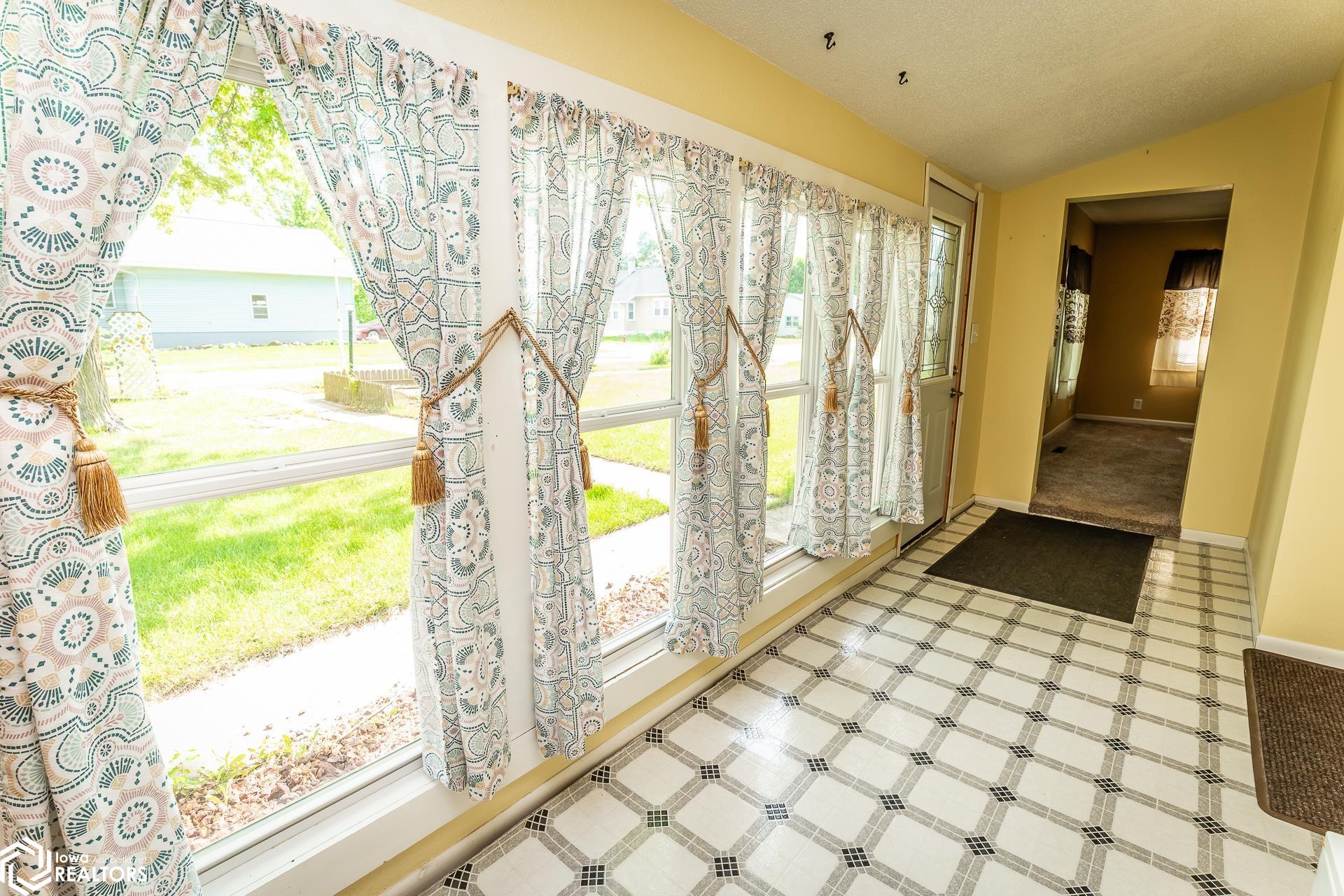 302 E Church Street, Laurel, Iowa image 34